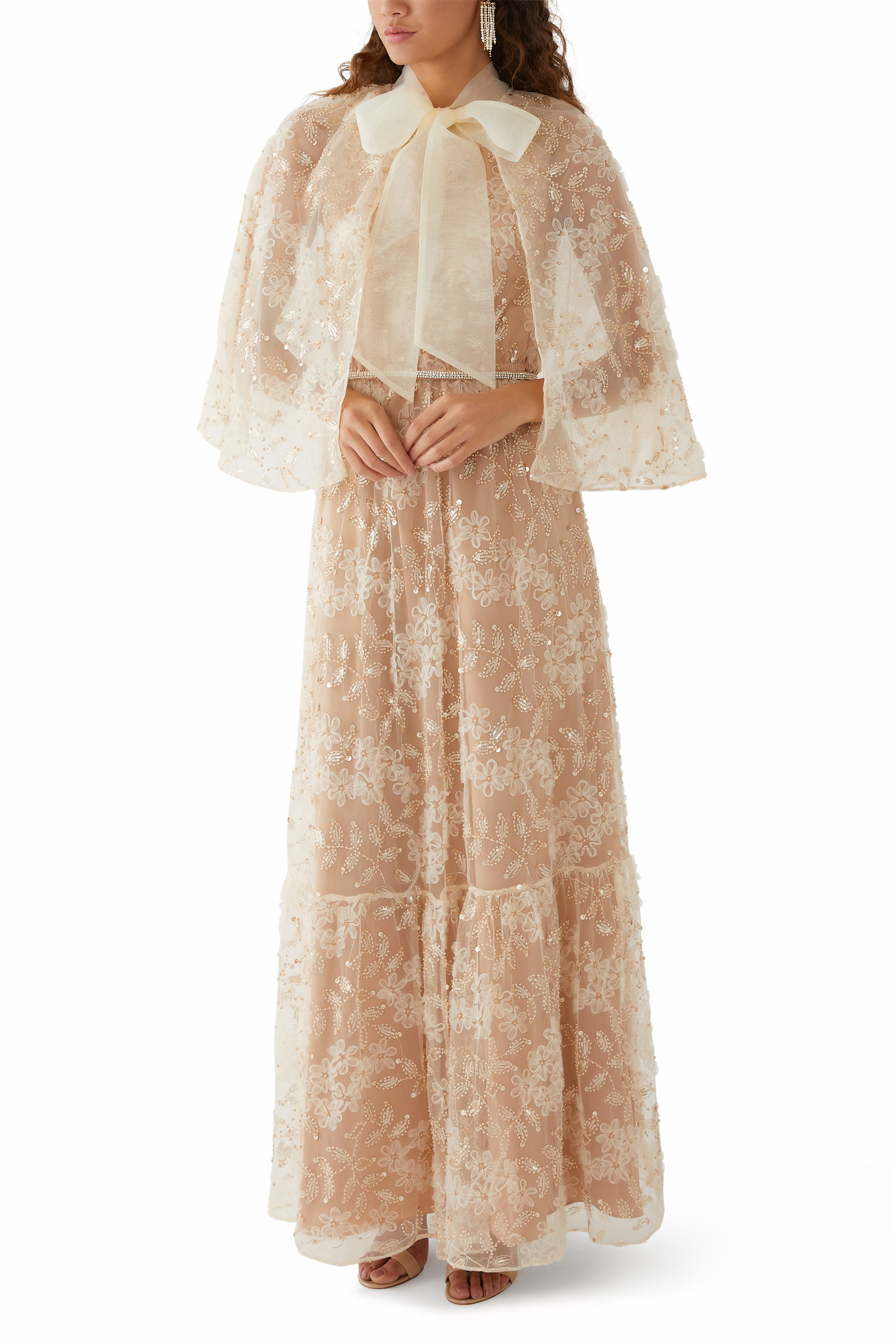 فستان طويل مرصع مع كاب