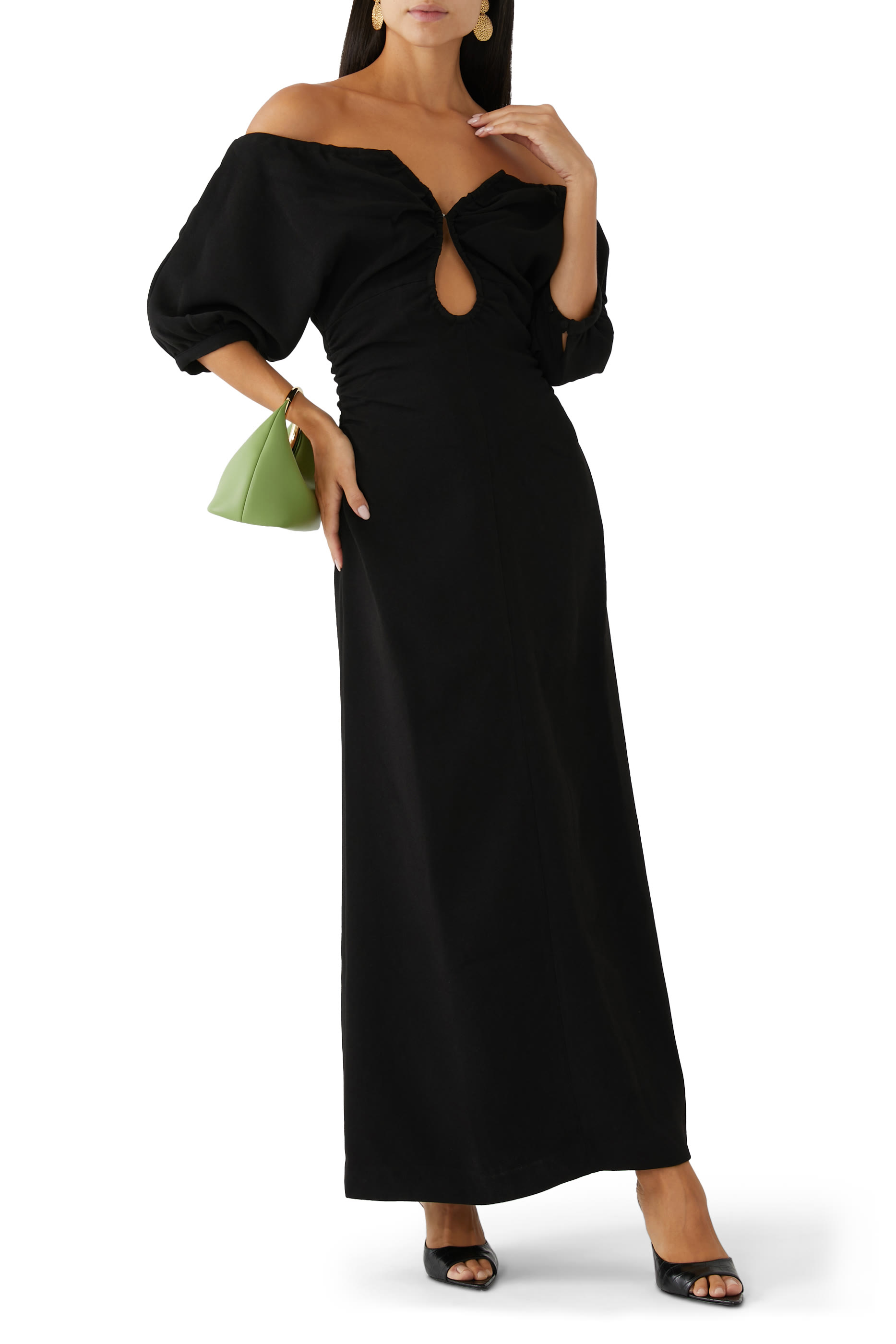 فستان زوي بأكتاف متساقطة