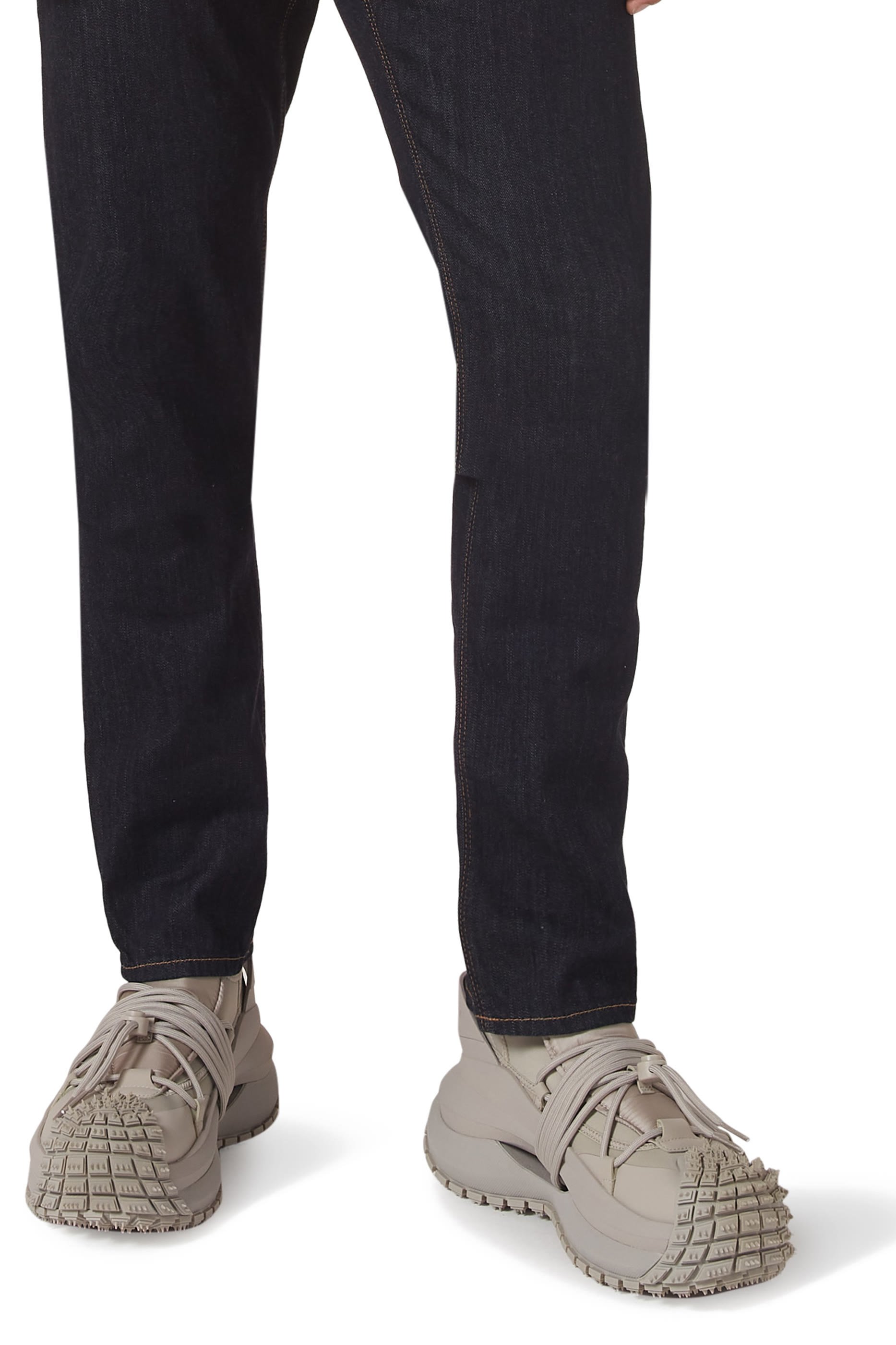 سنيكرز برباط تضييق نايلون ونيوبرين