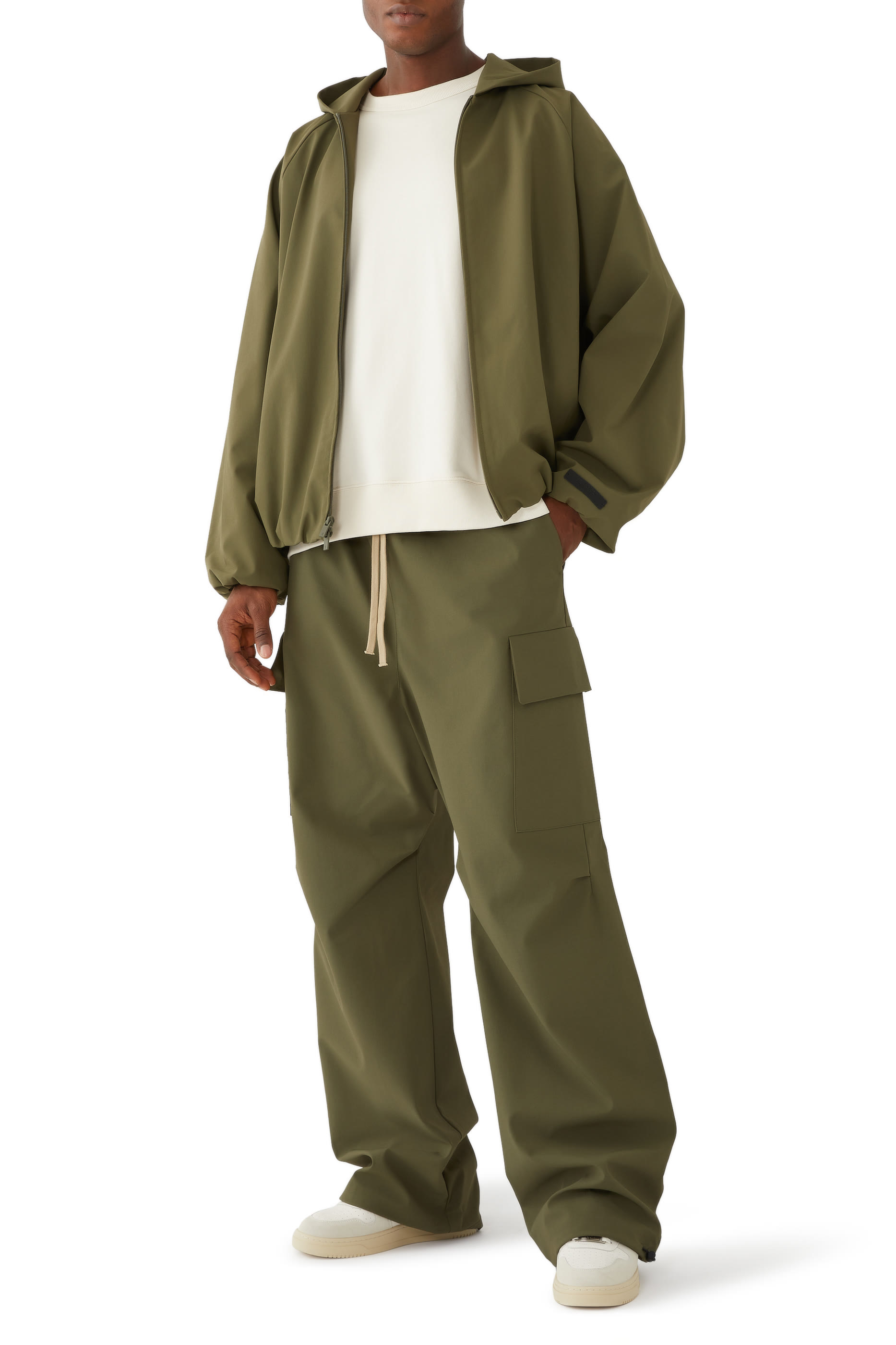 جاكيت بومبر بغطاء رأس نايلون مغلف