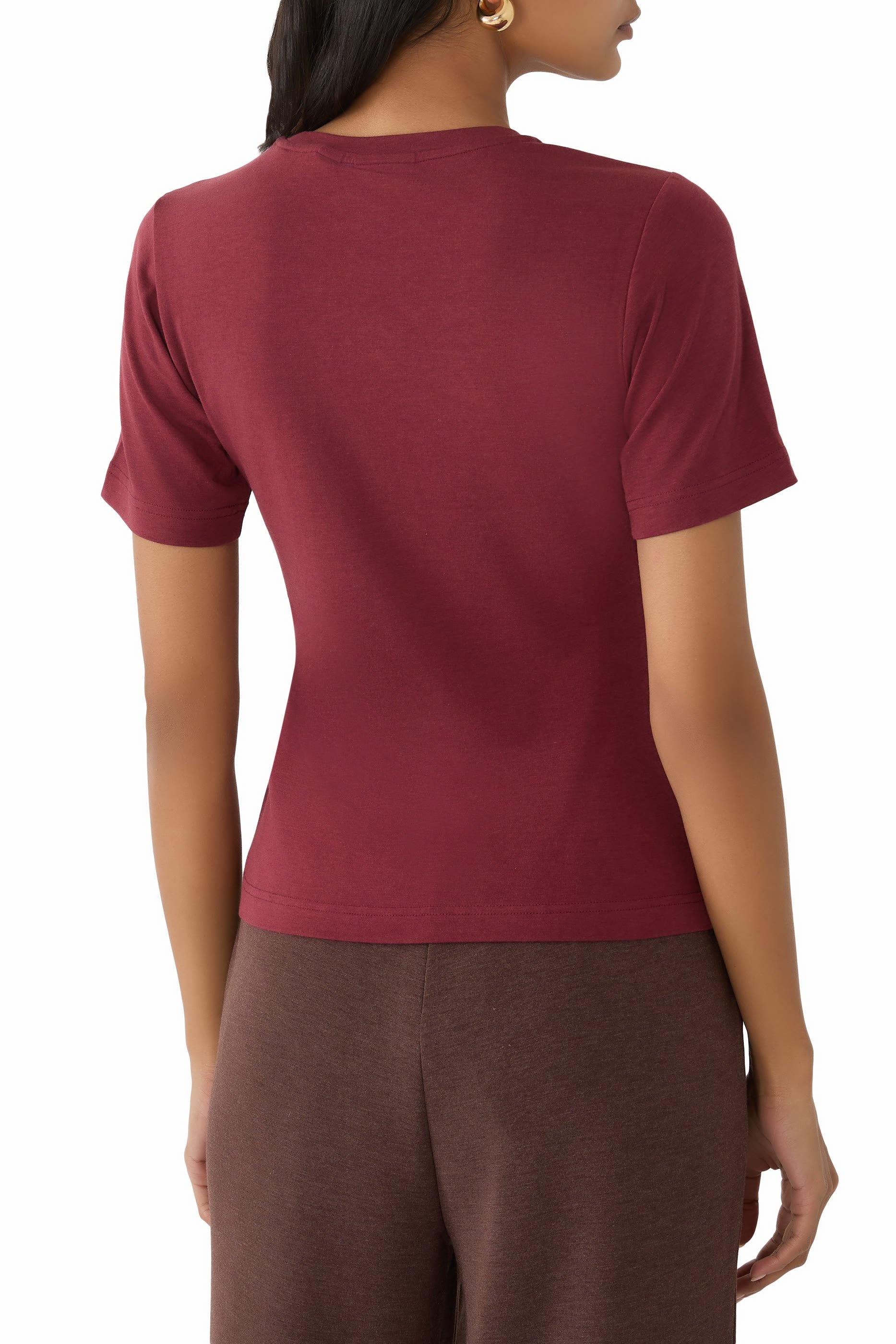 تيشيرت ريجينا بقصة ضيقة