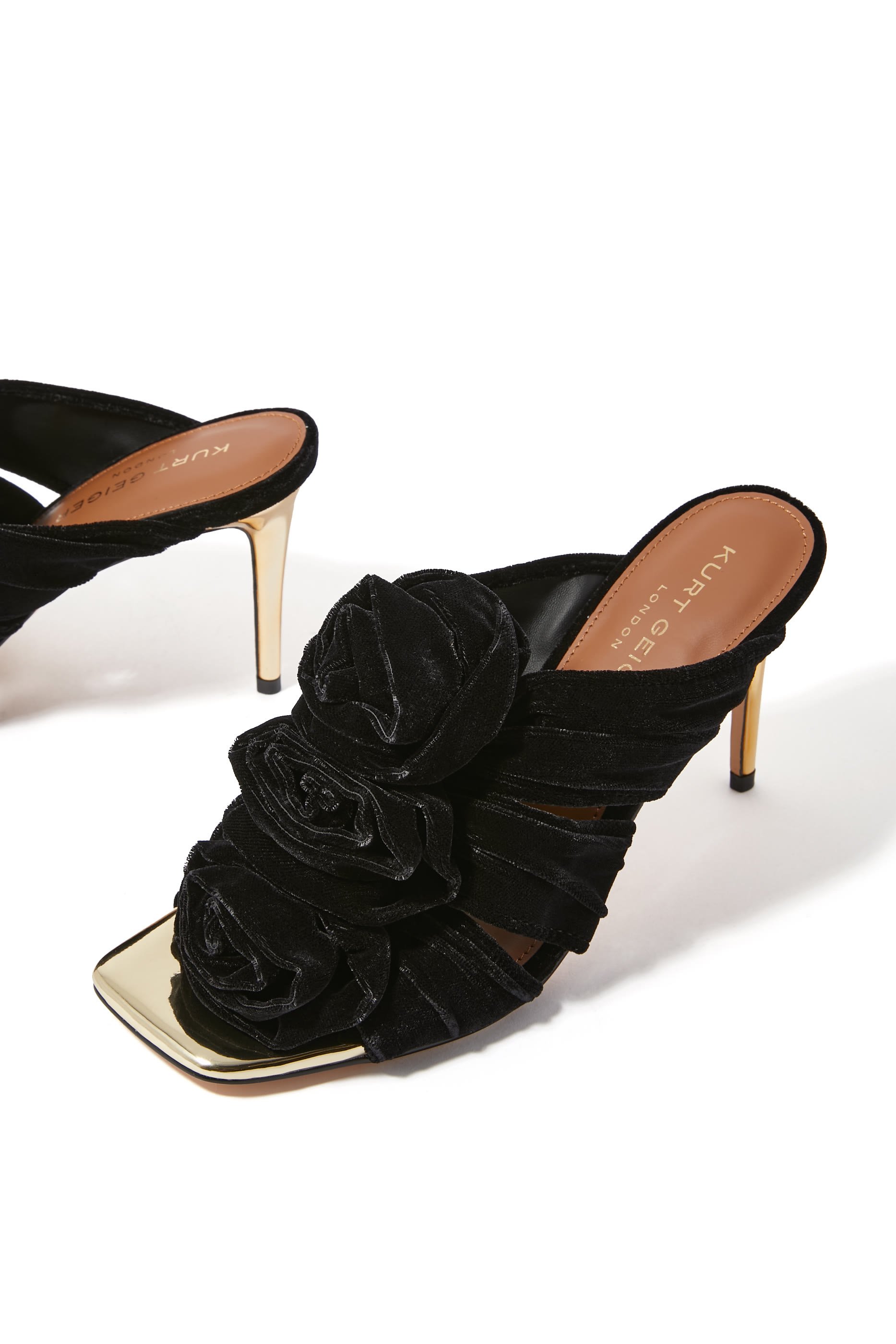 حذاء مفتوح بلوم 85