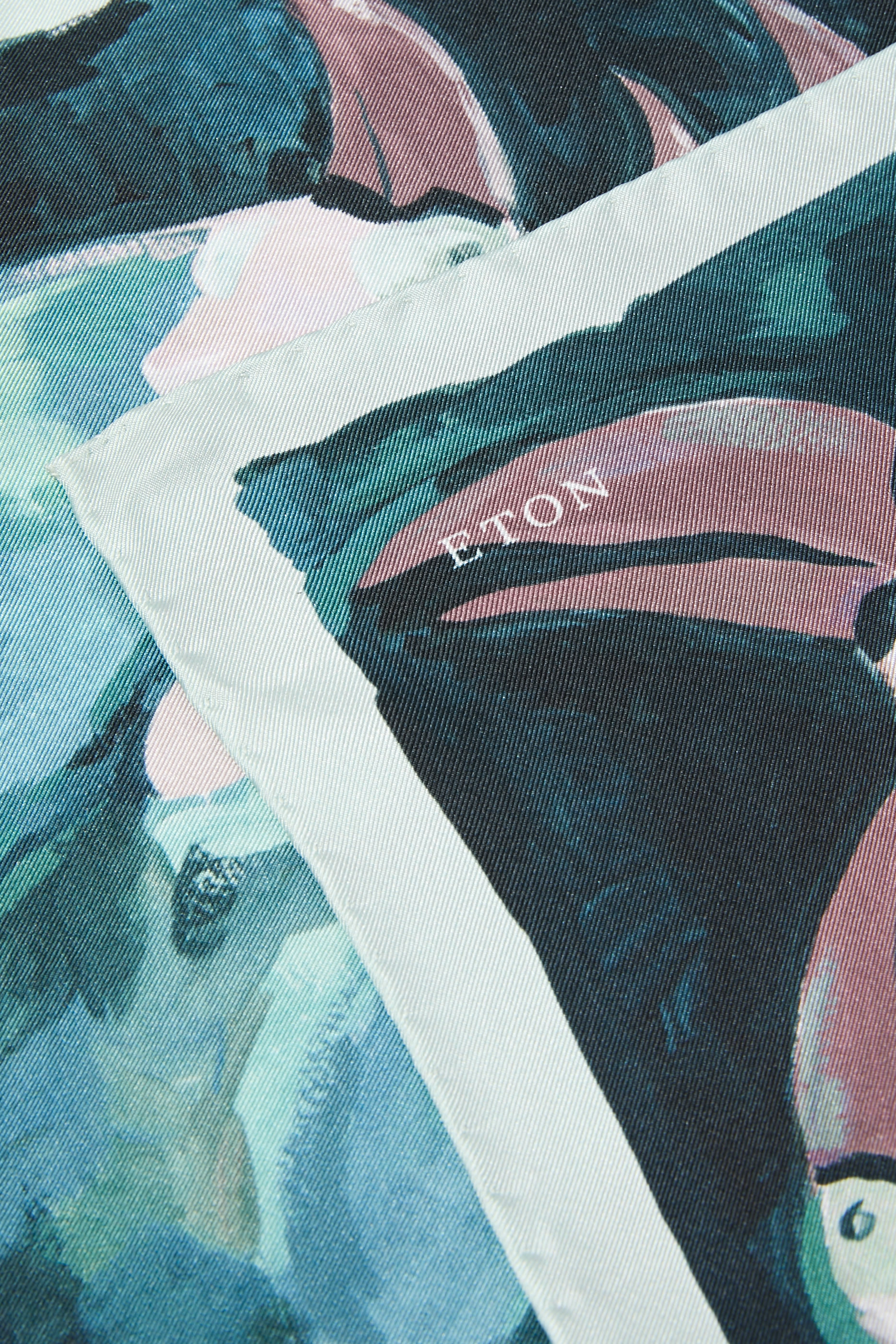 منديل جيب بنقشة طوقان حرير تويل