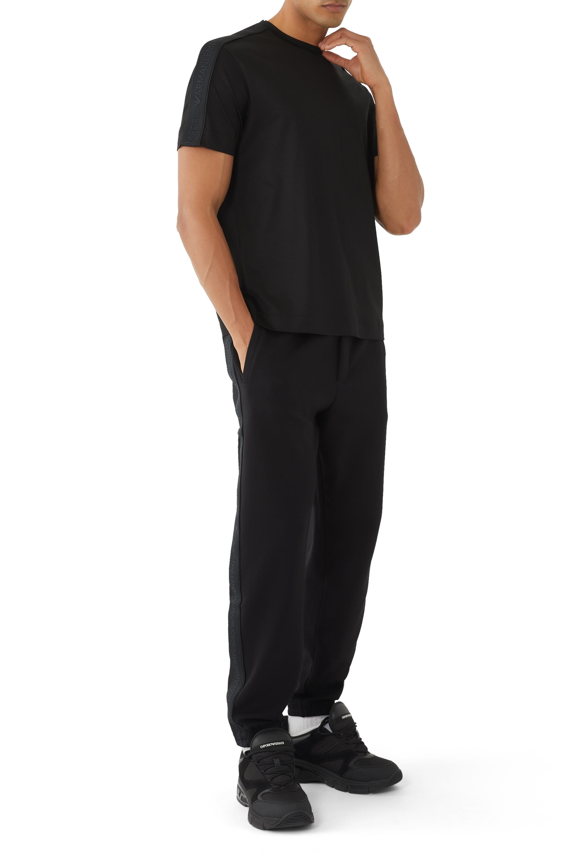 بنطال رياضي بشريط مزدوة بشعار الماركة