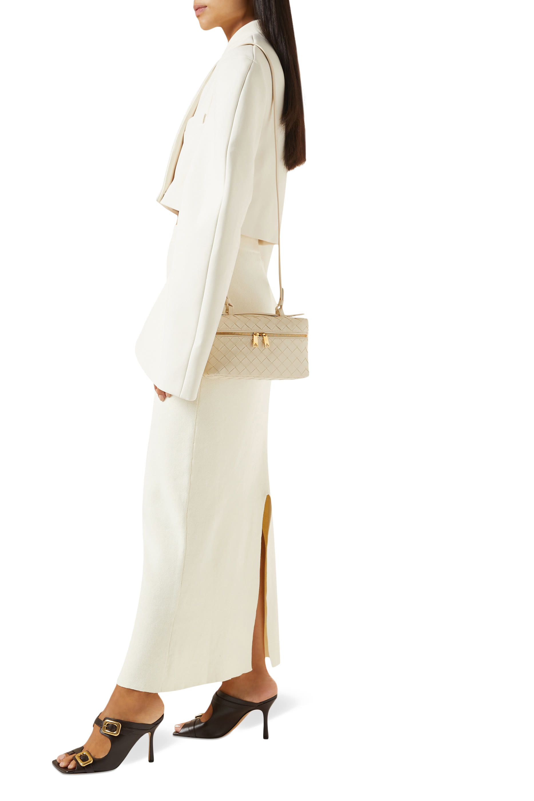 حقيبة مستحضرات تجميل بحمالة