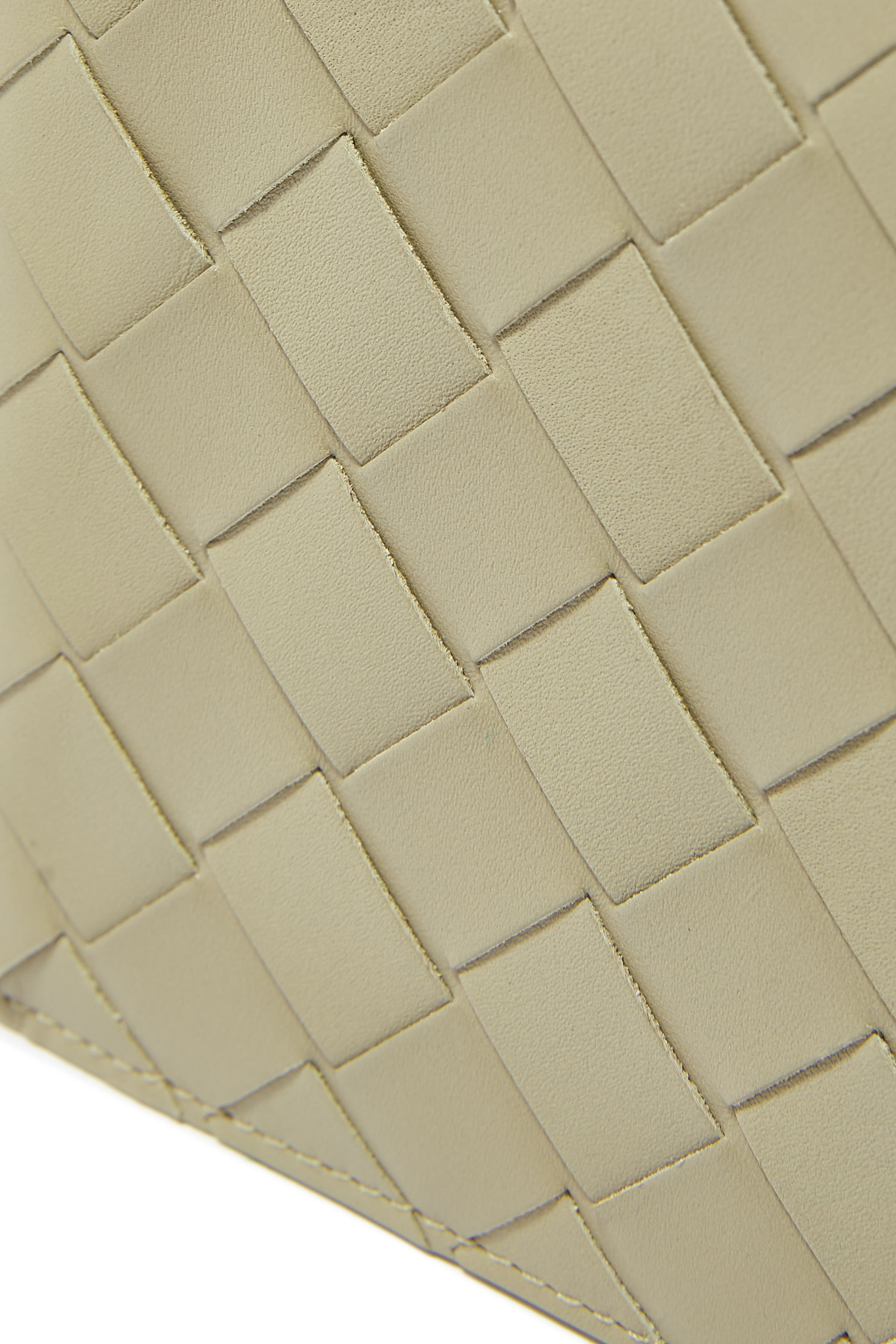 محفظة رفيعة  ثنائية الطي بتصميم مجدول