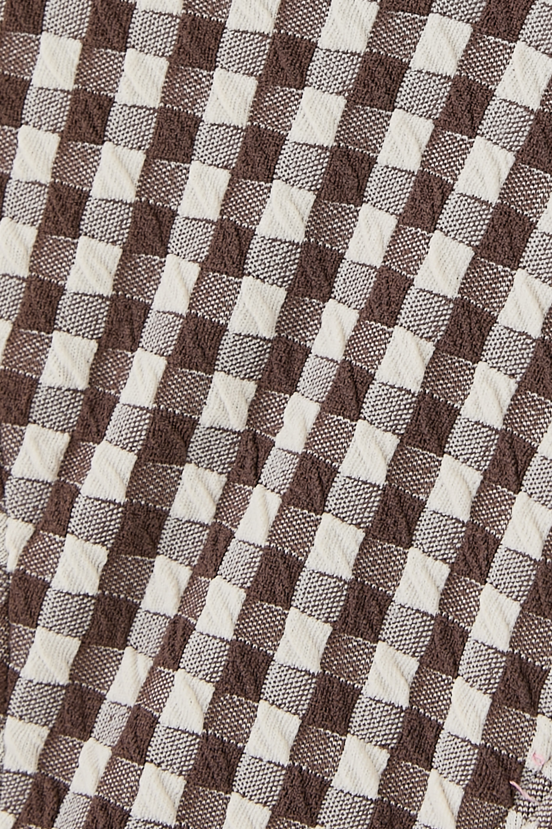 قطعة بيكيني سفلية بقصة ضيقة ونقشة مربعات