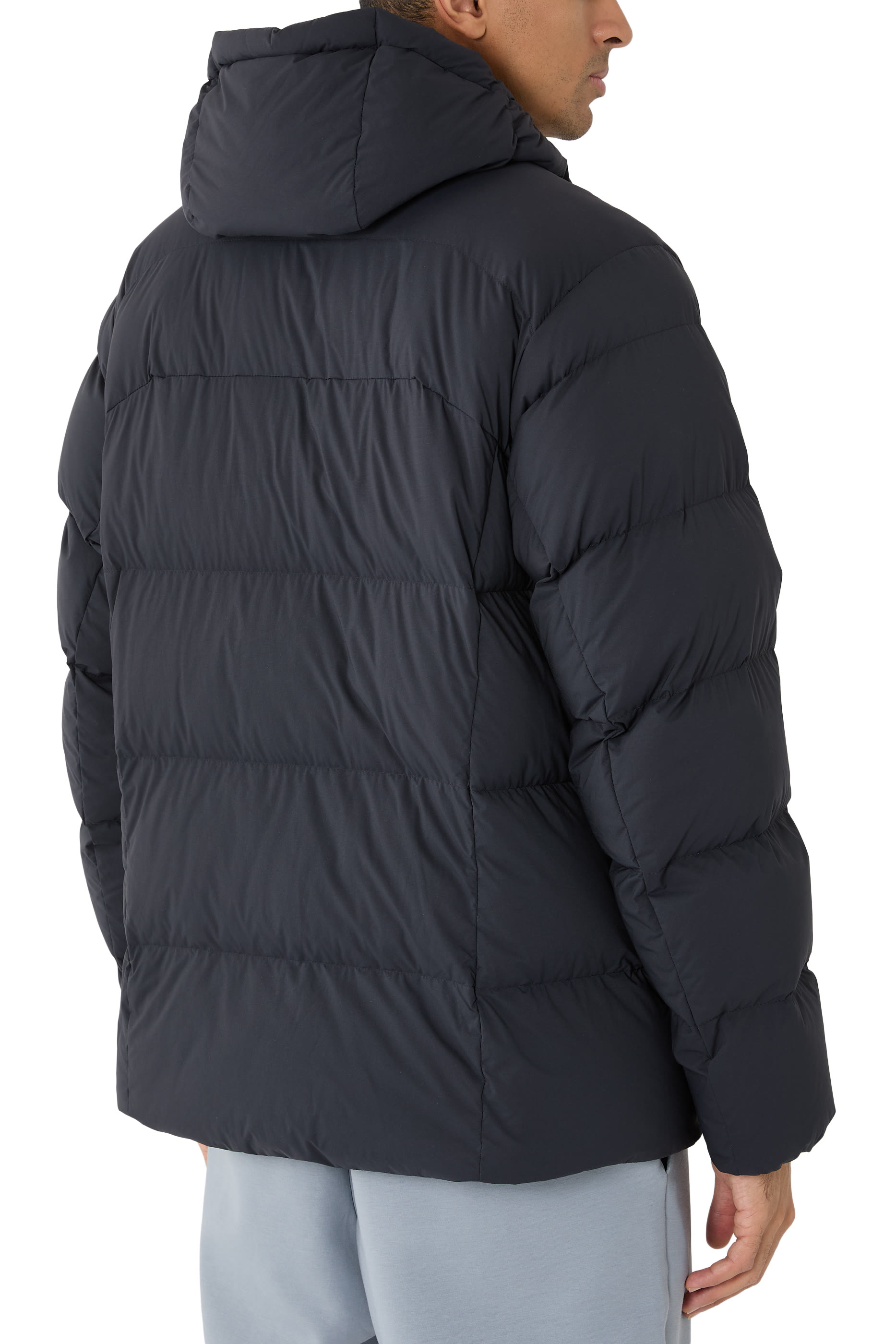 جاكيت باركا بتصميم مبطن بالزغب ومقاوم للماء