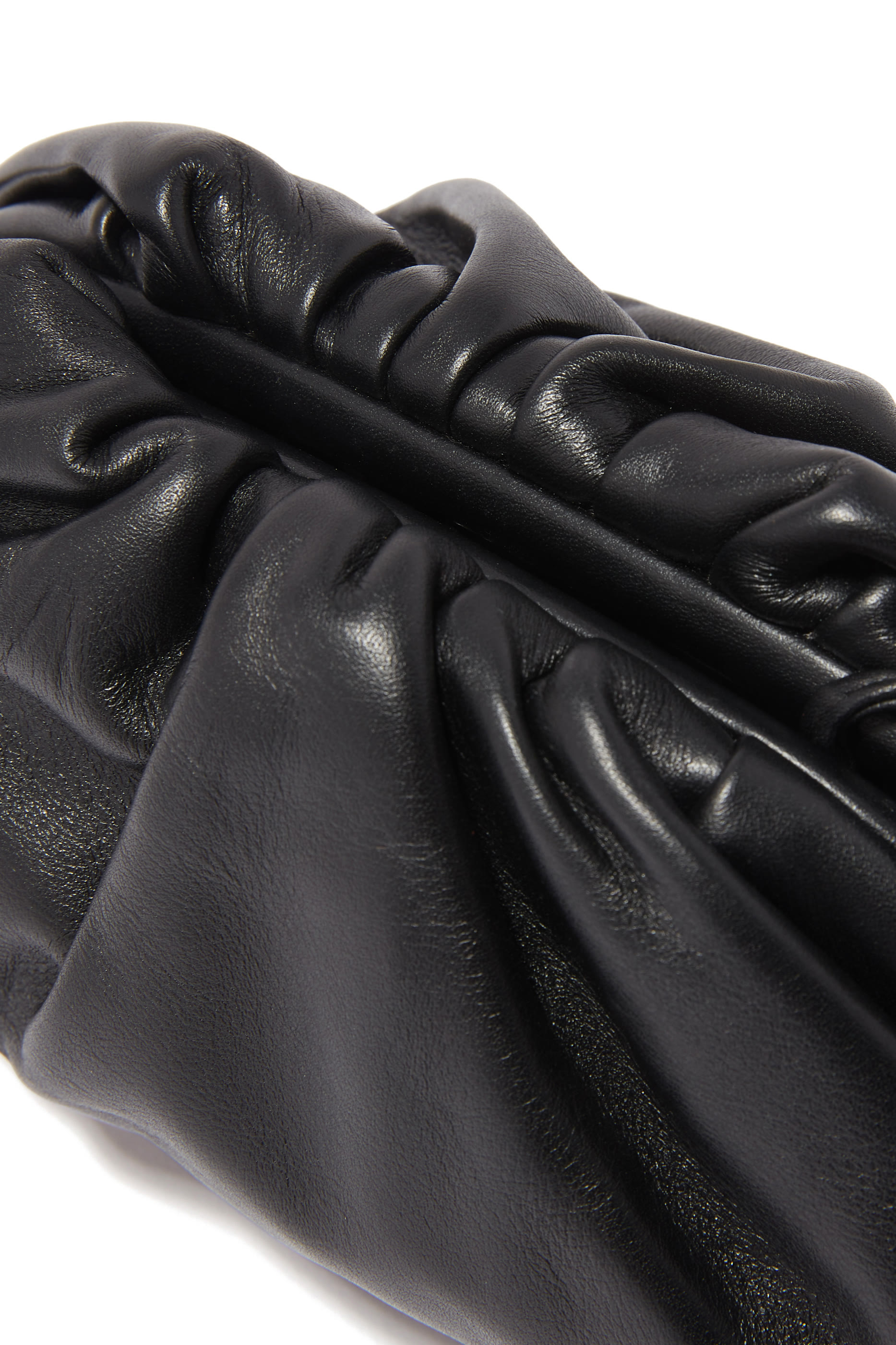 حقيبة صغيرة جلد