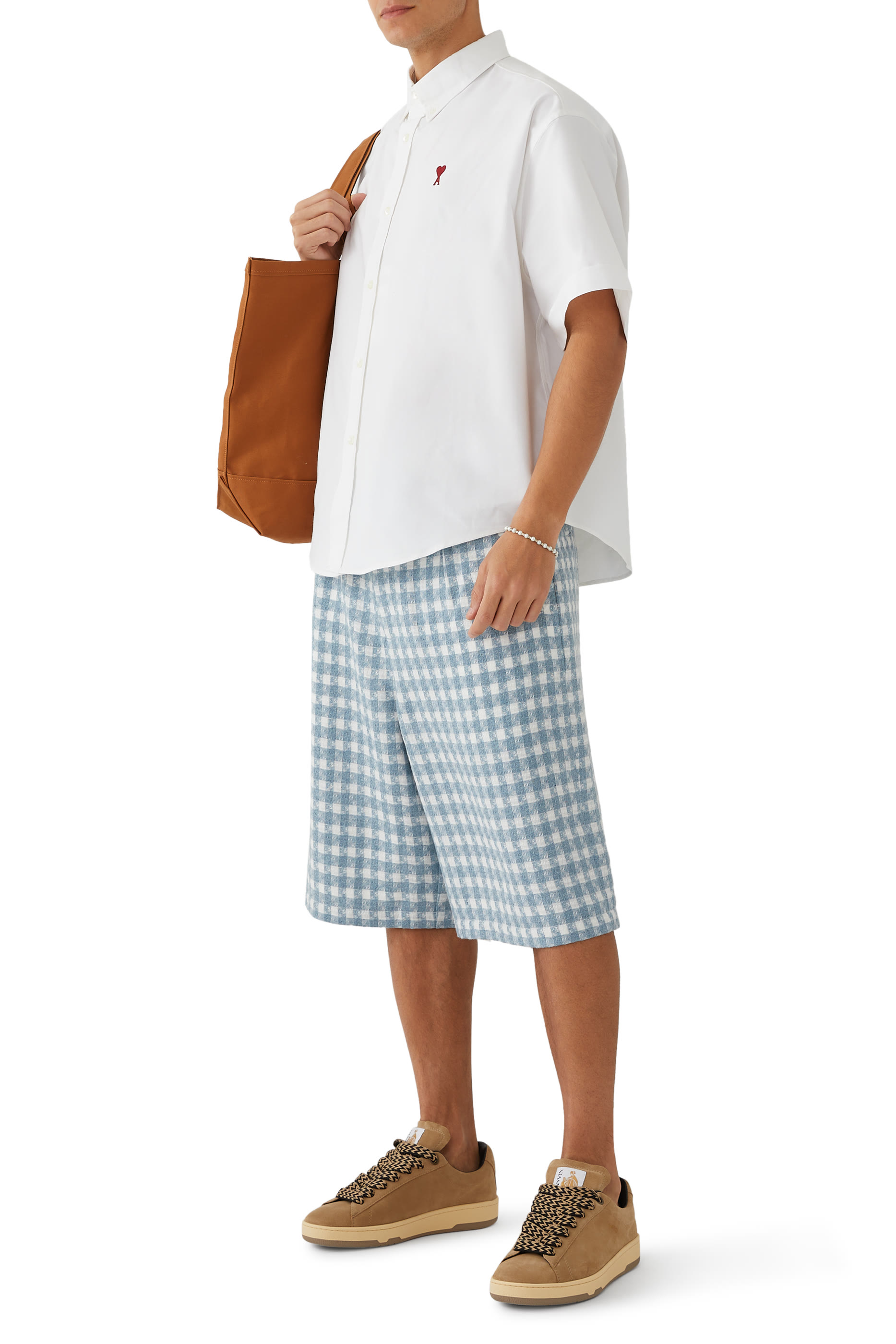 قميص بأكمام قصيرة قصة مربعة