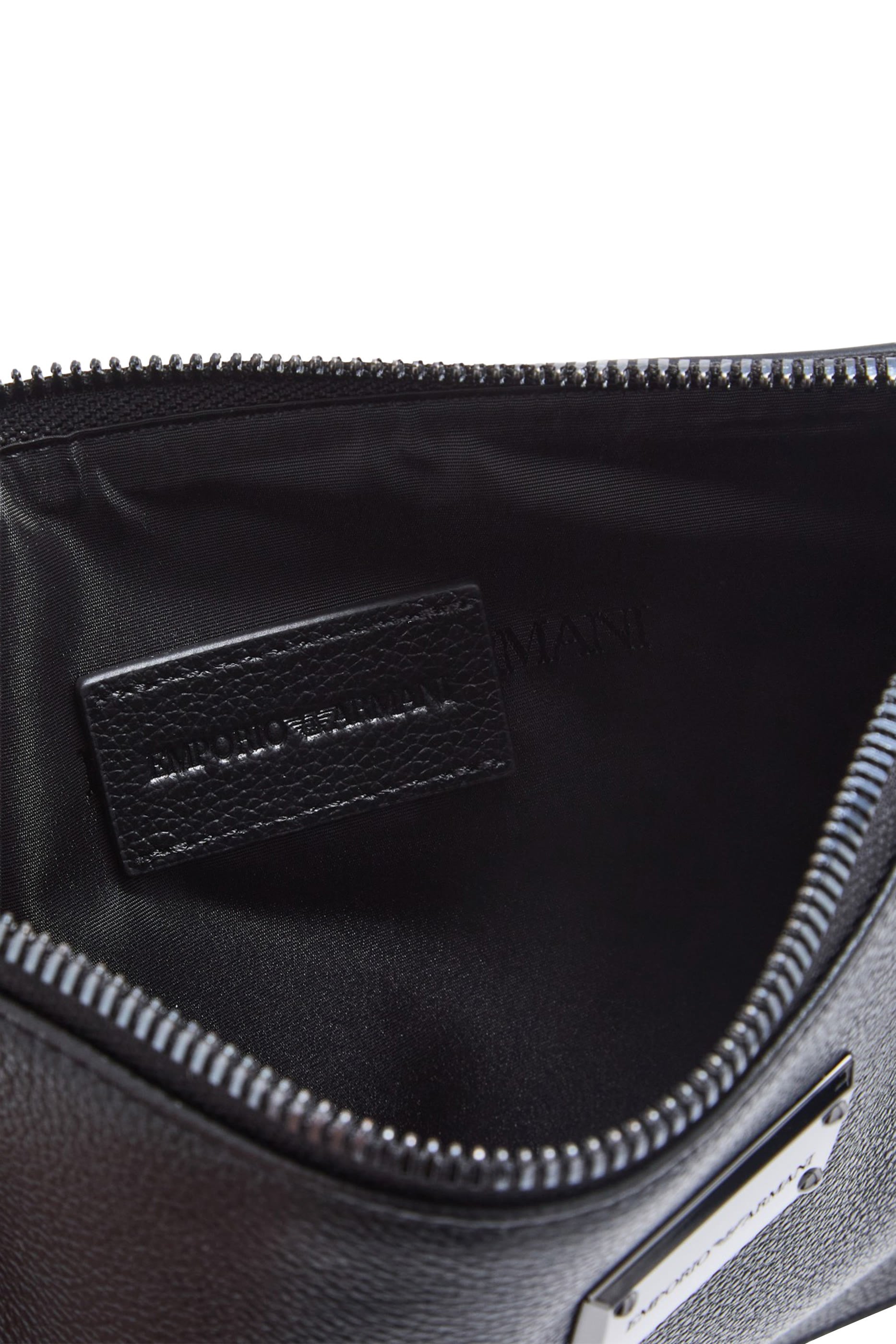 حقيبة صغيرة بشعار الماركة جلد بارز الملمس