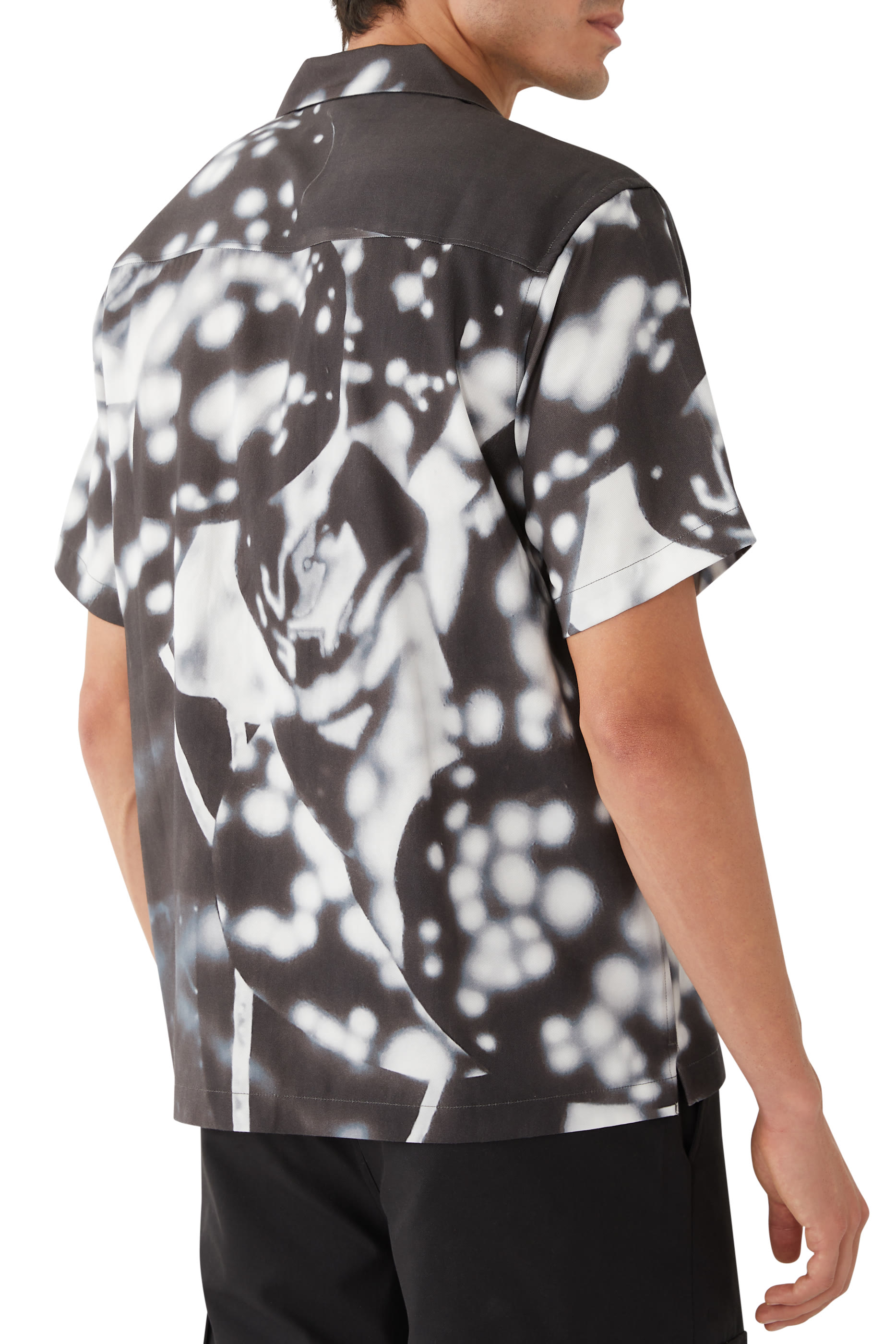 قميص كانتي دوسي بأكمام قصيرة