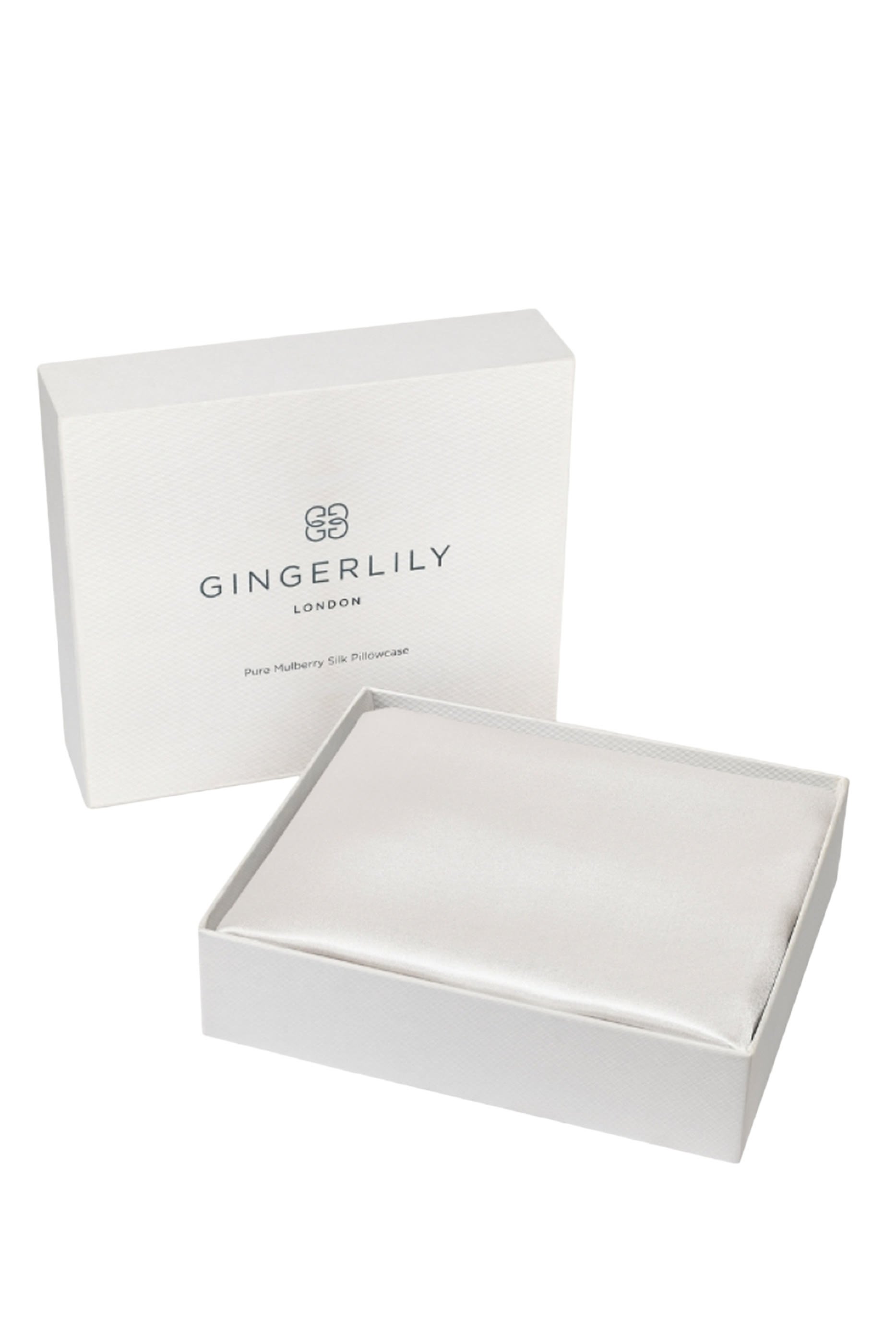 غطاء وسادة حرير في علبة هدايا