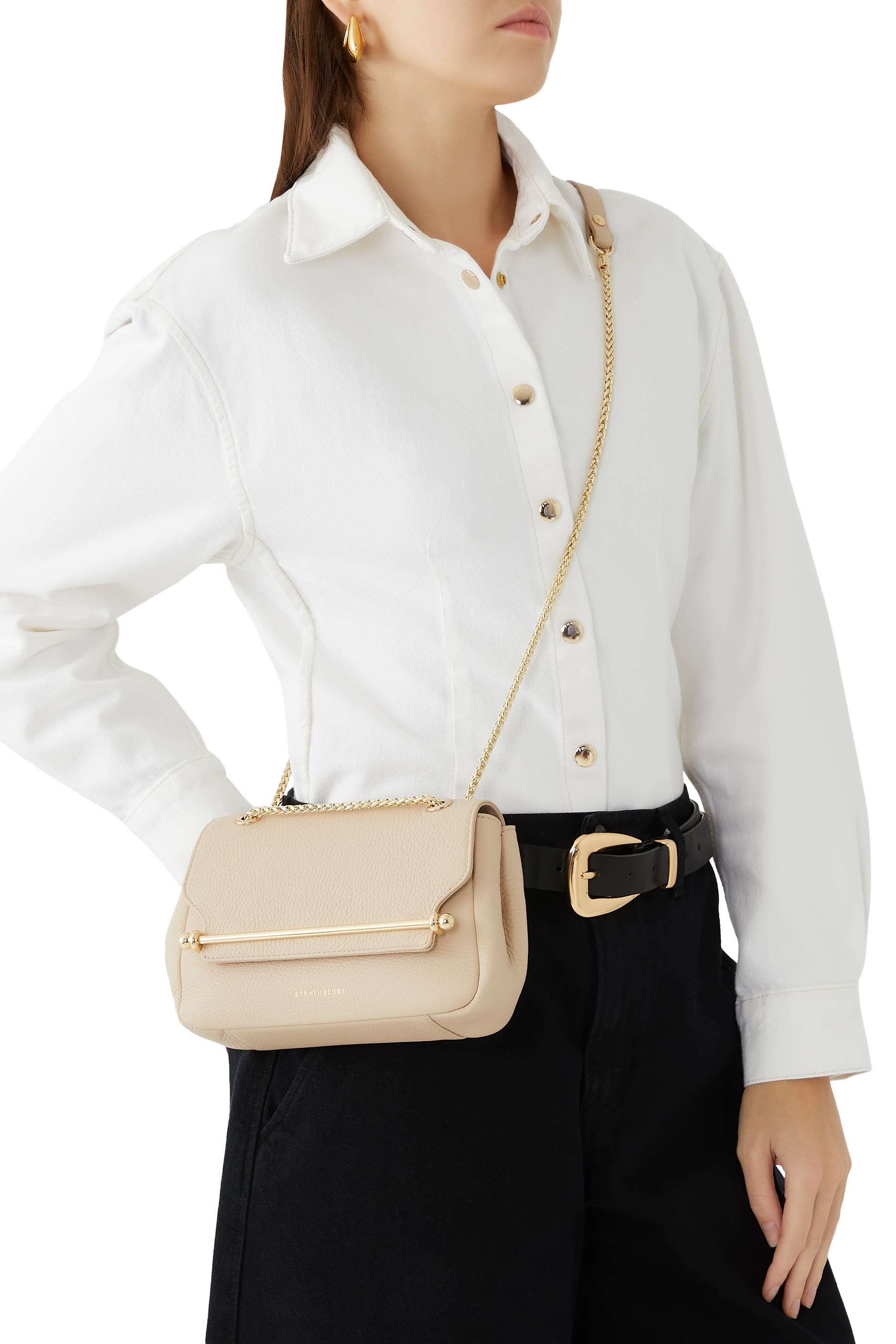 حقيبة كتف إيست ويست صغيرة جلد بارز الملمس