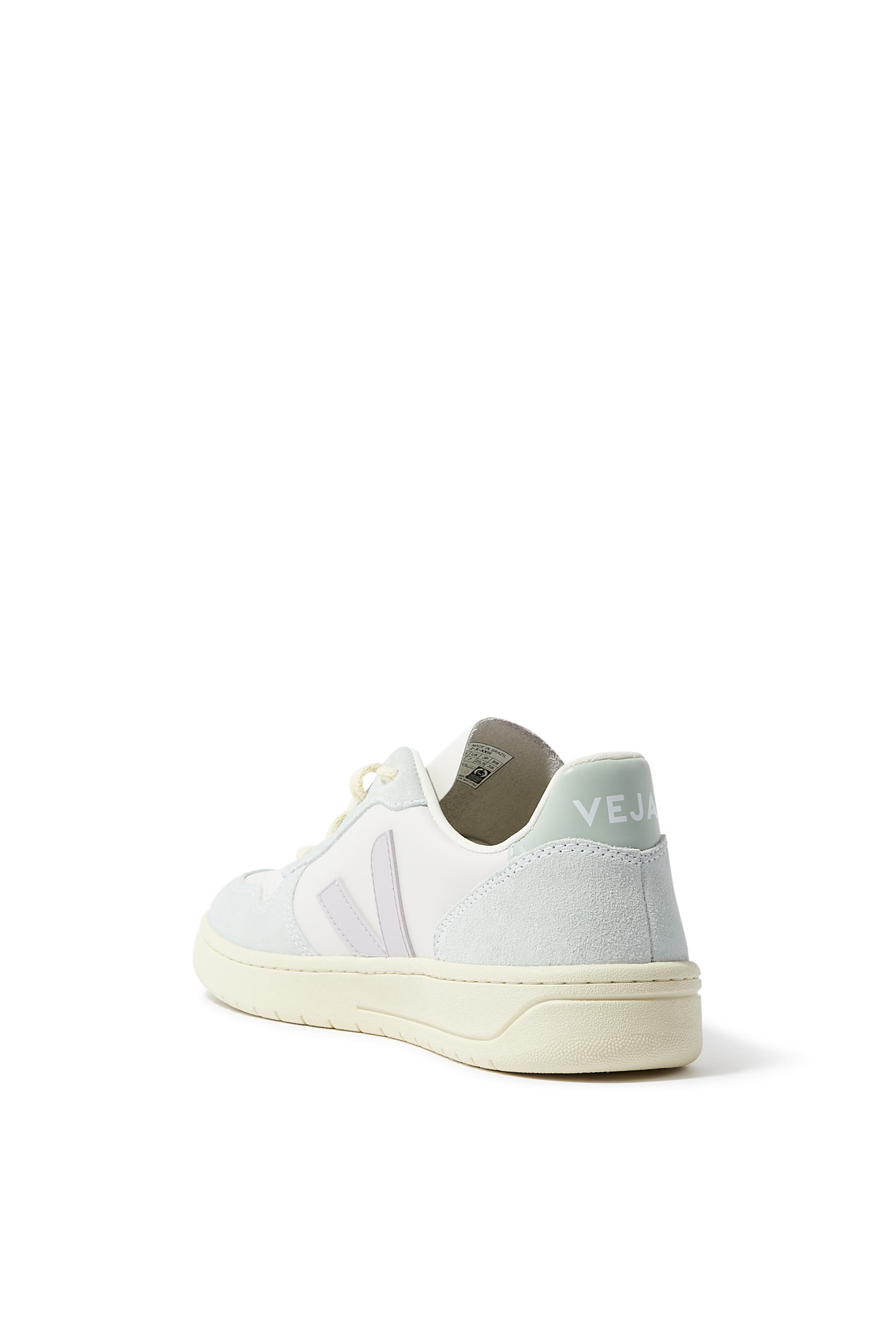 حذاء سنكيرز v-10 بكاحل منخفض