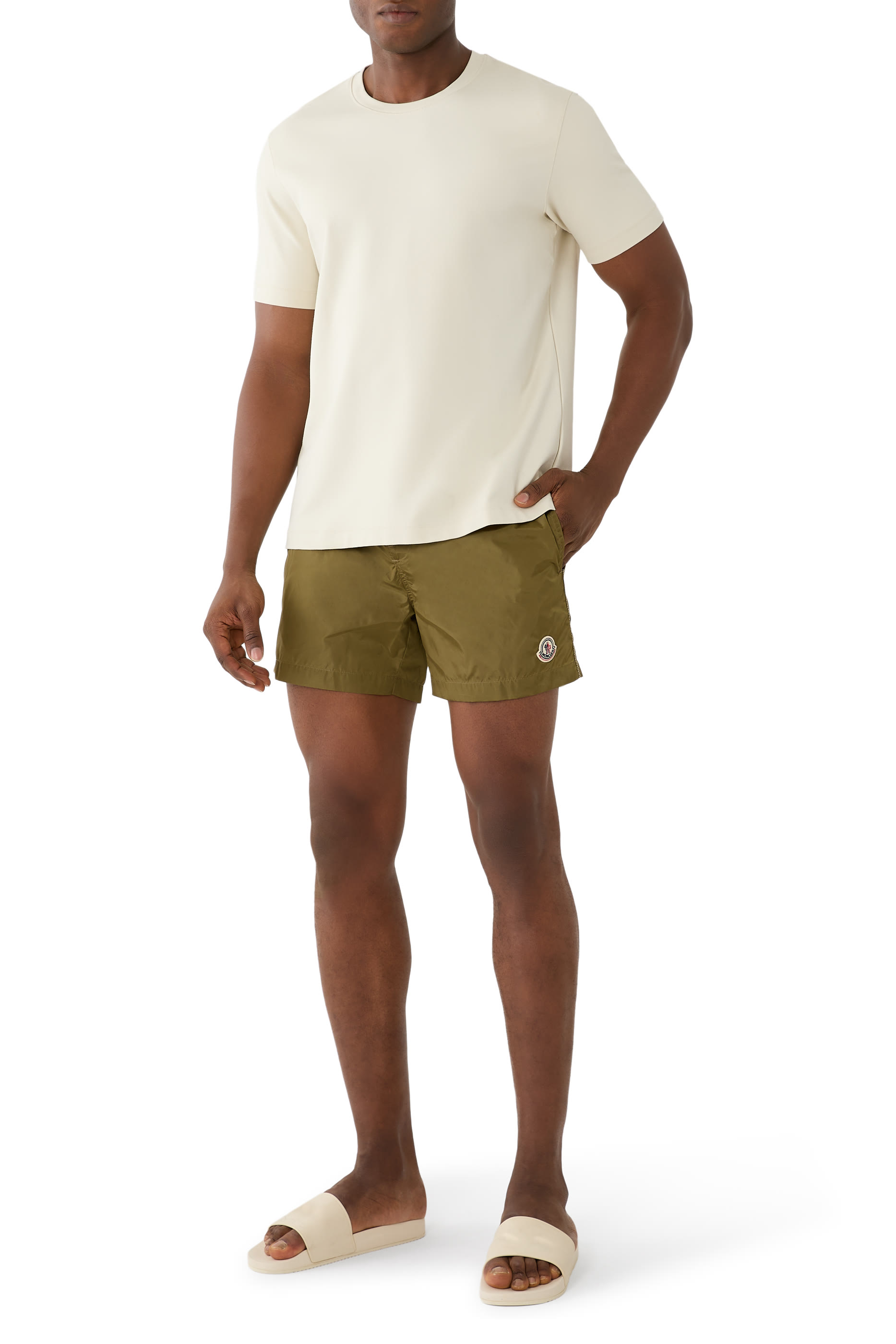 شورت سباحة بشعار الماركة