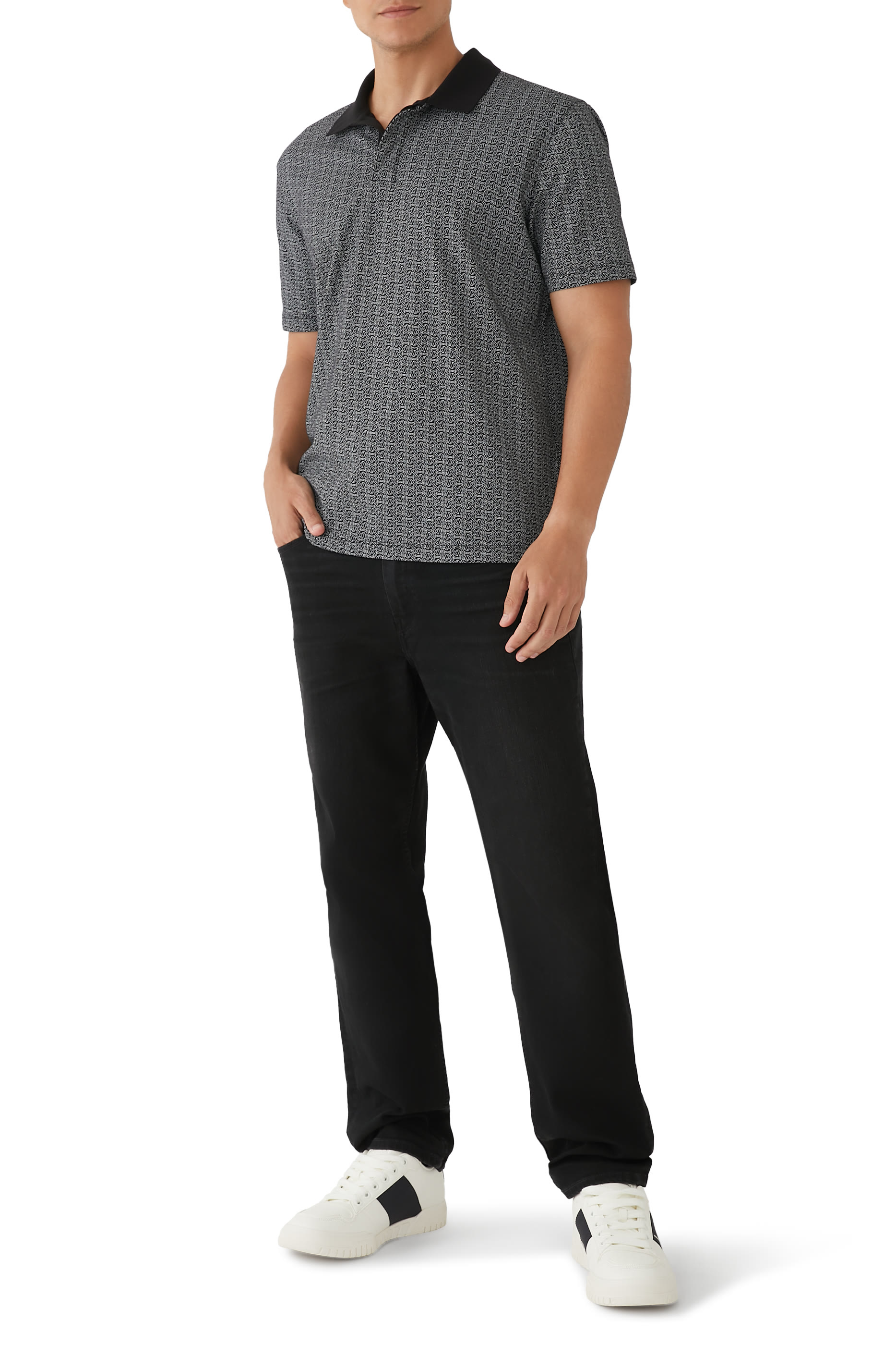 قميص بولو بأكمام قصيرة