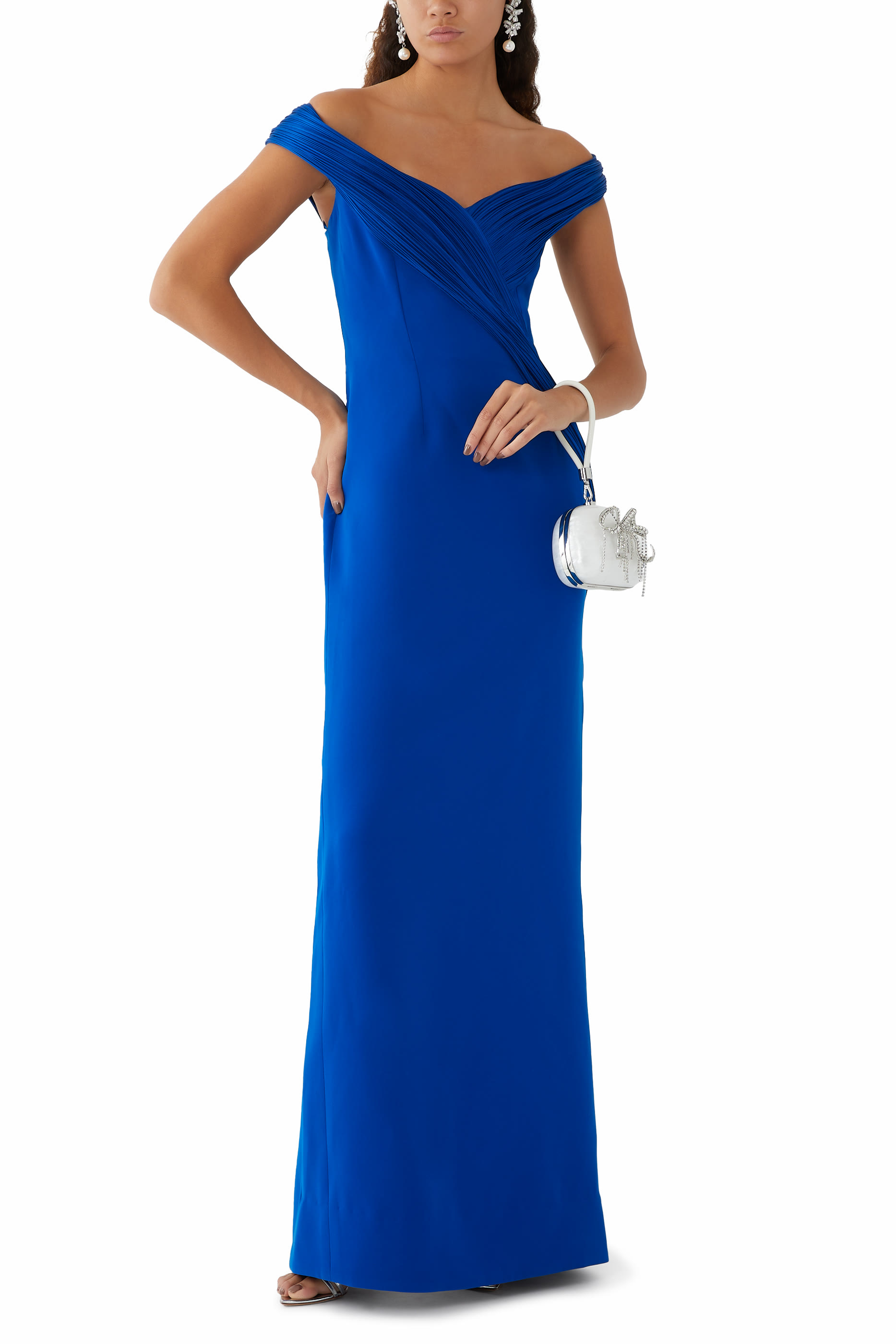 فستان سهرة بكاب وأكتاف متساقطة