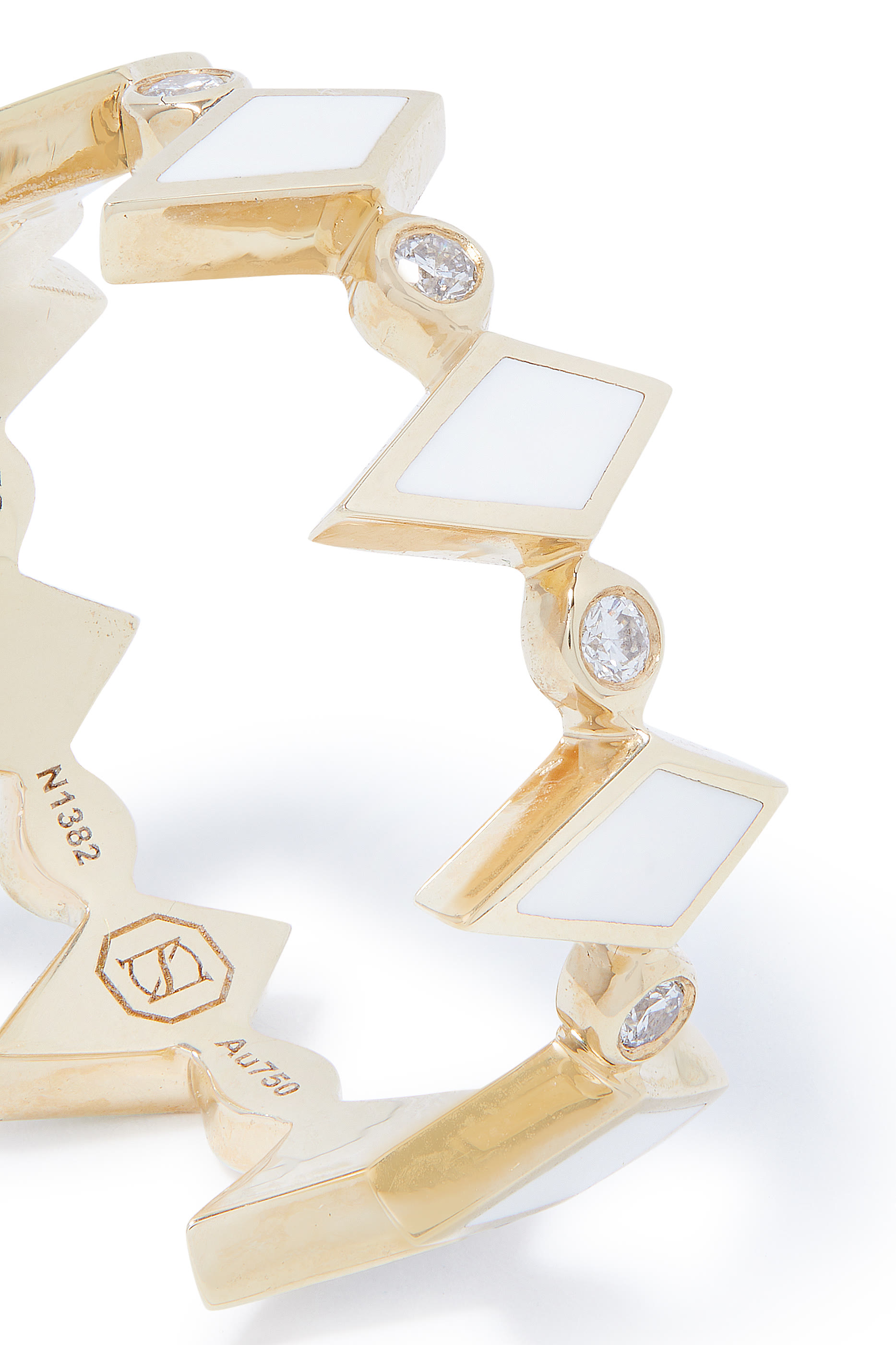 خاتم موزايك بمينا بيضاء اللون