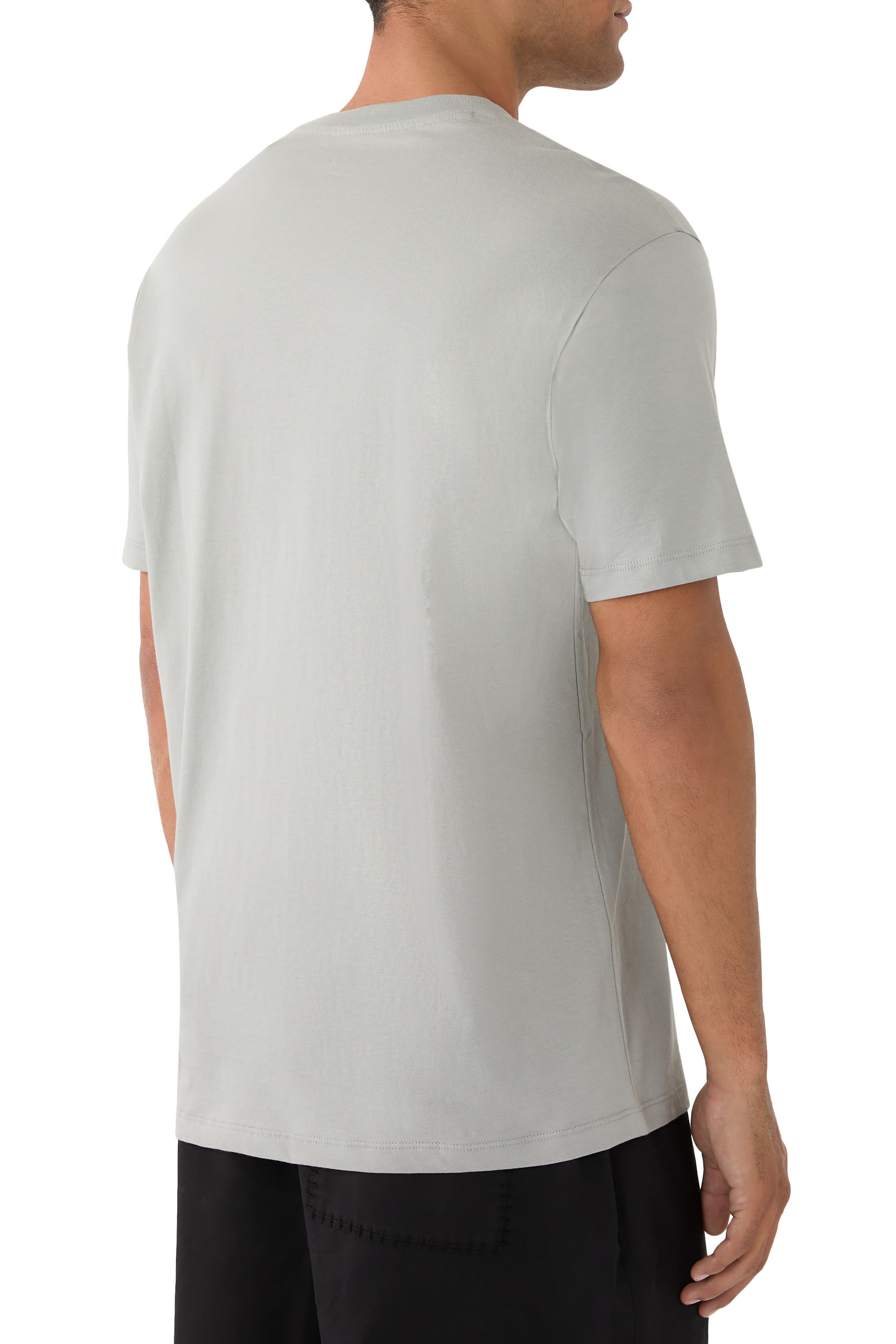 تيشيرت بشعار الماركة