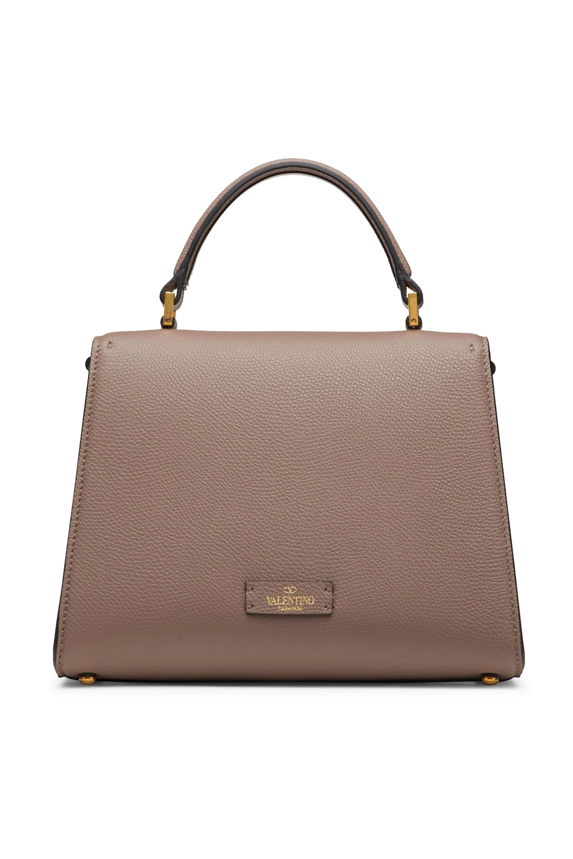 حقيبة يد بشعار الماركة