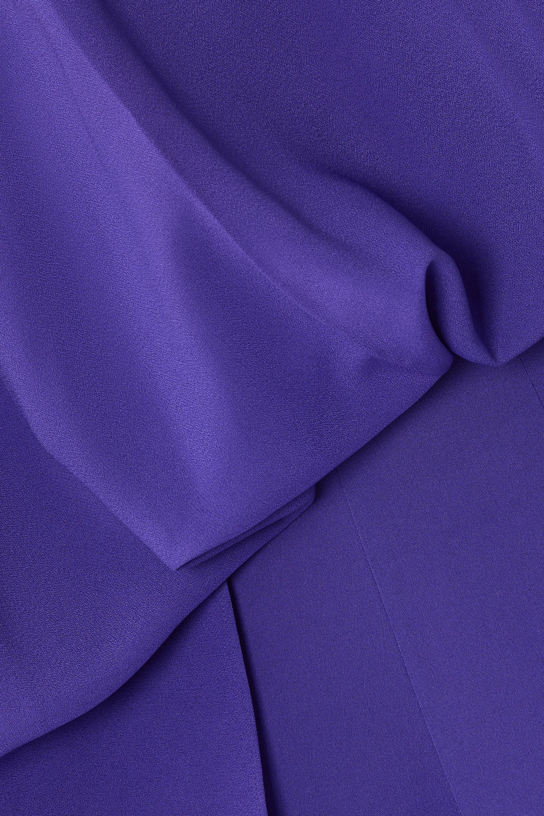 جمبسوت إيوليا بياقة عالية