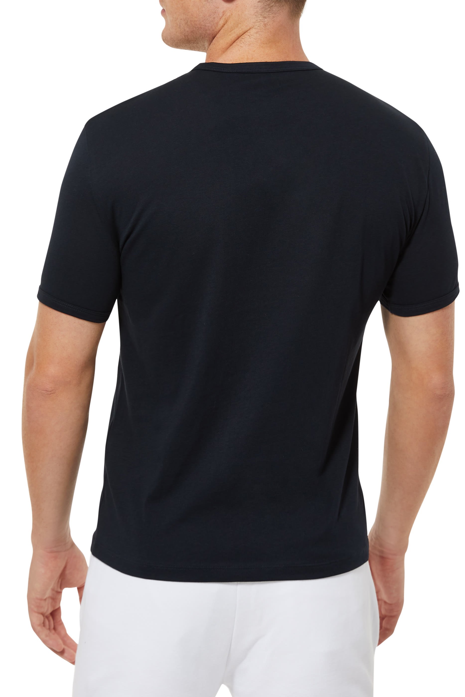 تيشيرت بشعار الماركة بتصميم دائري