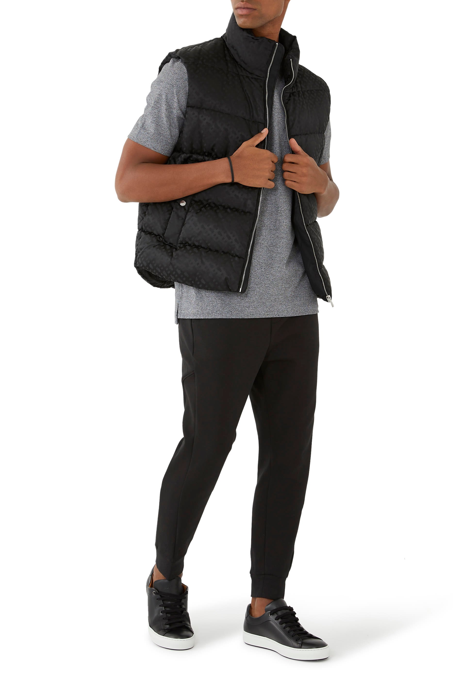 فيست بطبعة حرف شعار الماركة