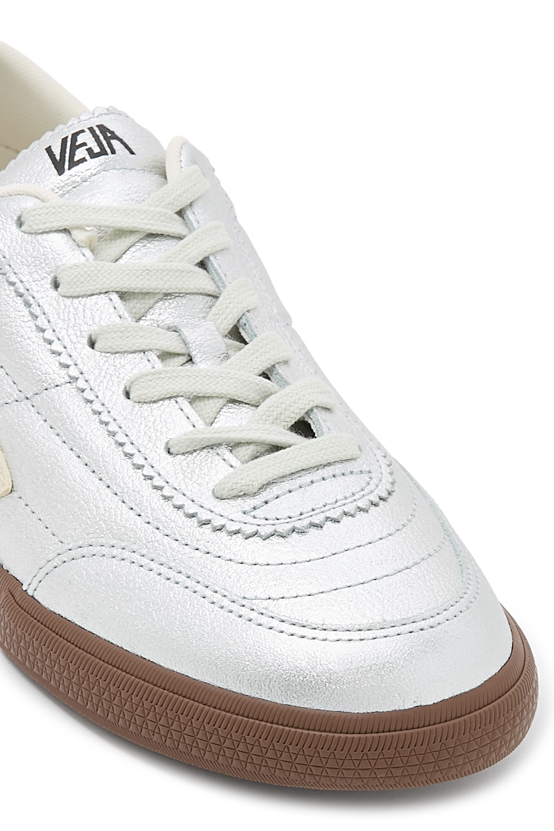 سنيكرز بانينكا جلد لامع