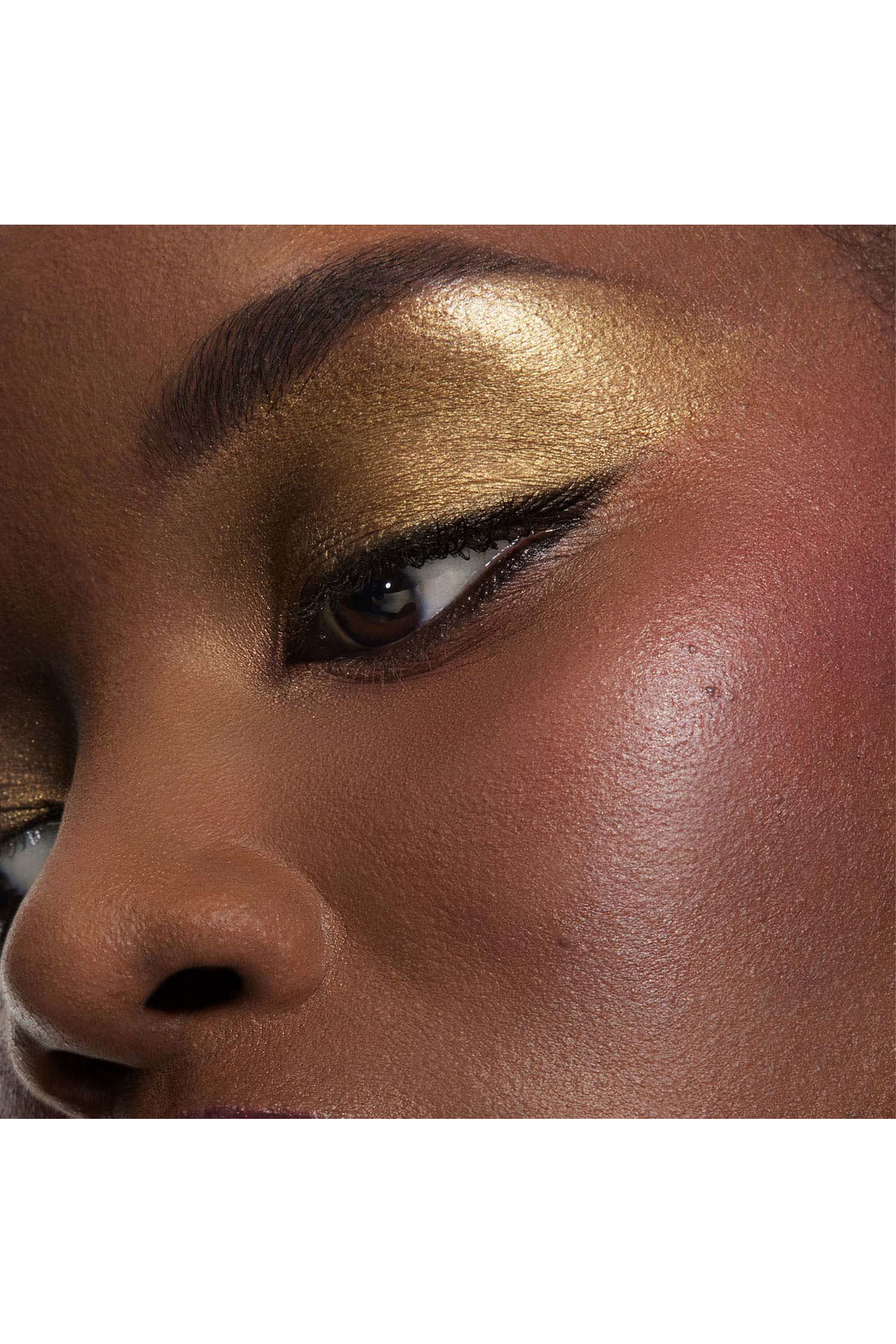 لوحة ظلال ذا أدفنتشرس لموسم الأعياد 2025