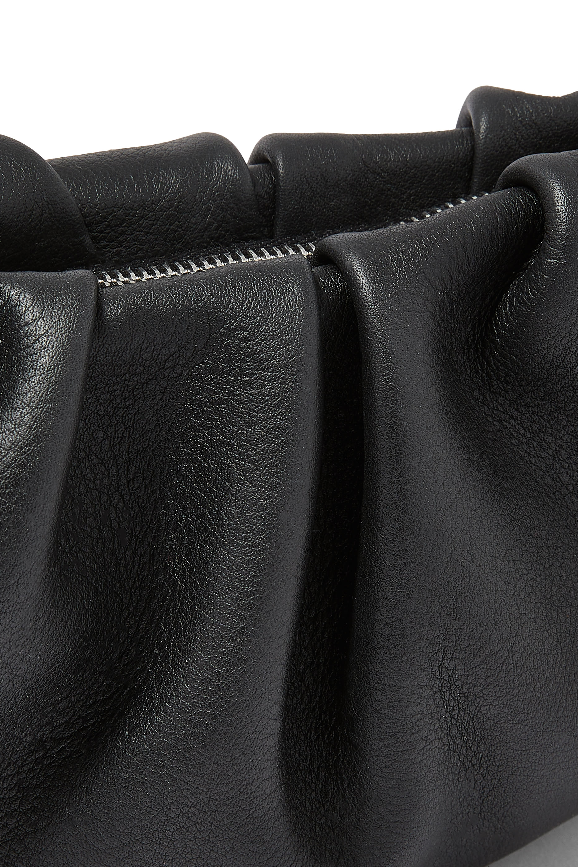 حقيبة صغيرة بتصميم مقوس