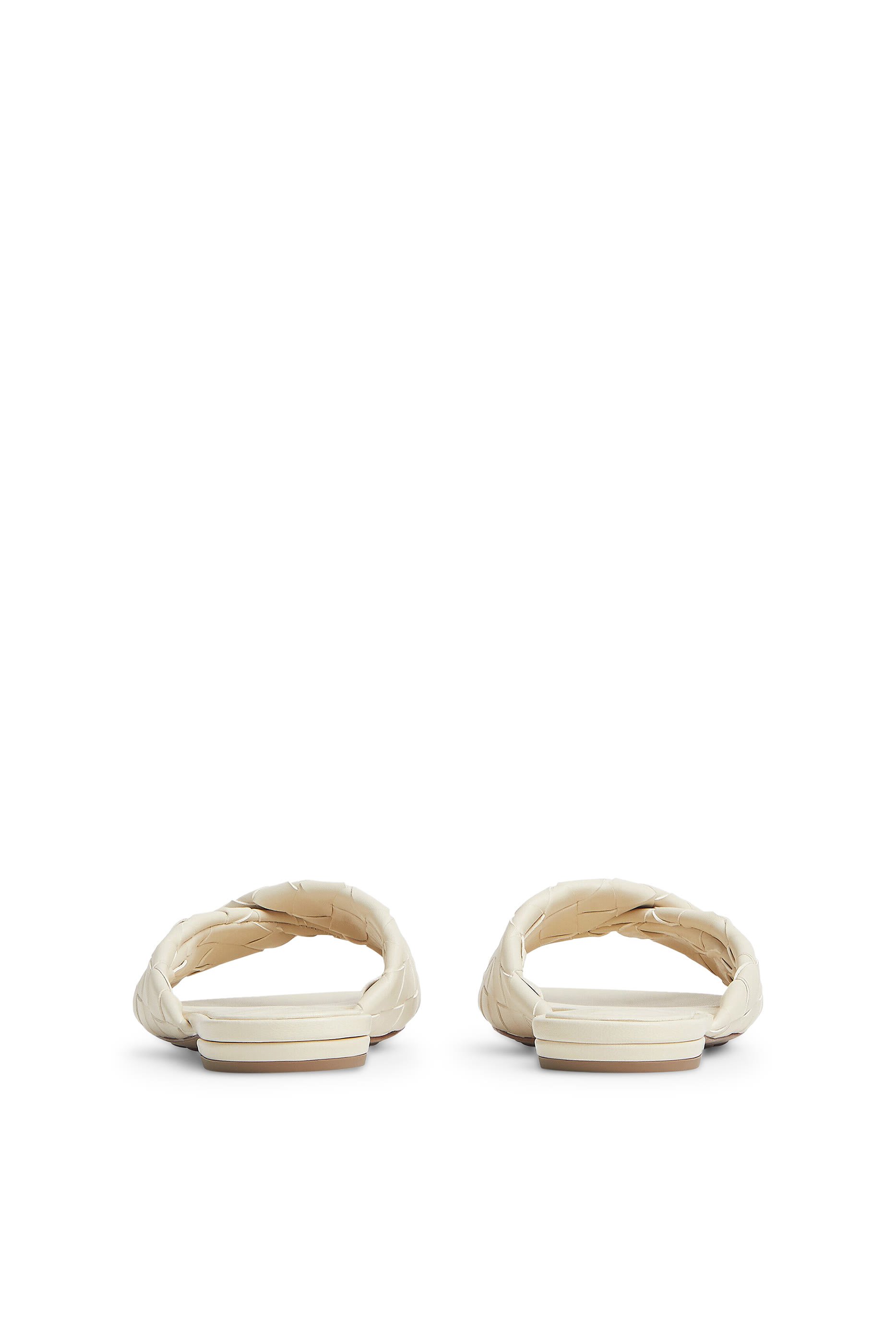 حذاء مفتوح بلينك بنعل مسطح