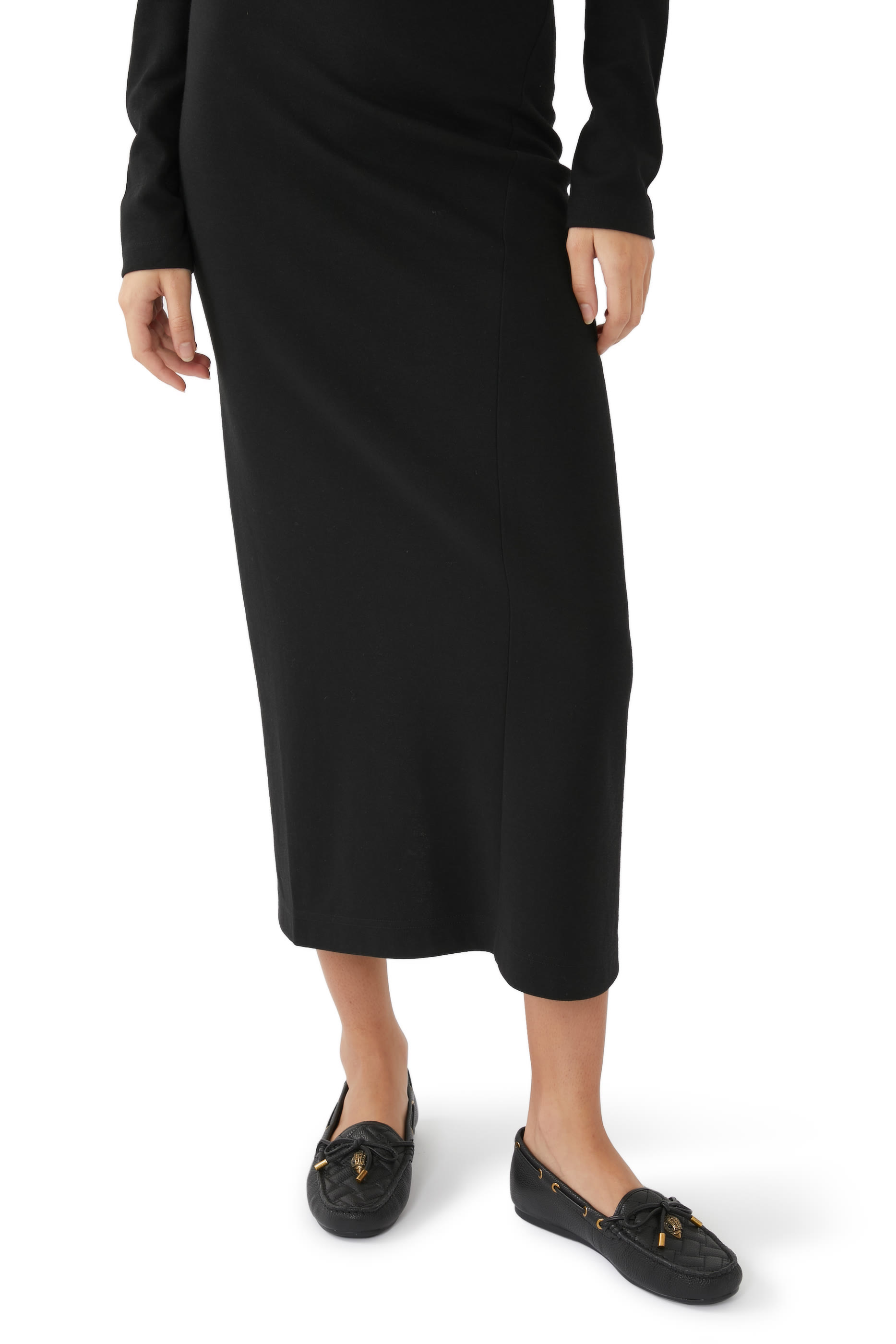 حذاء سهل الإرتداء بحلية بشعار الماركة