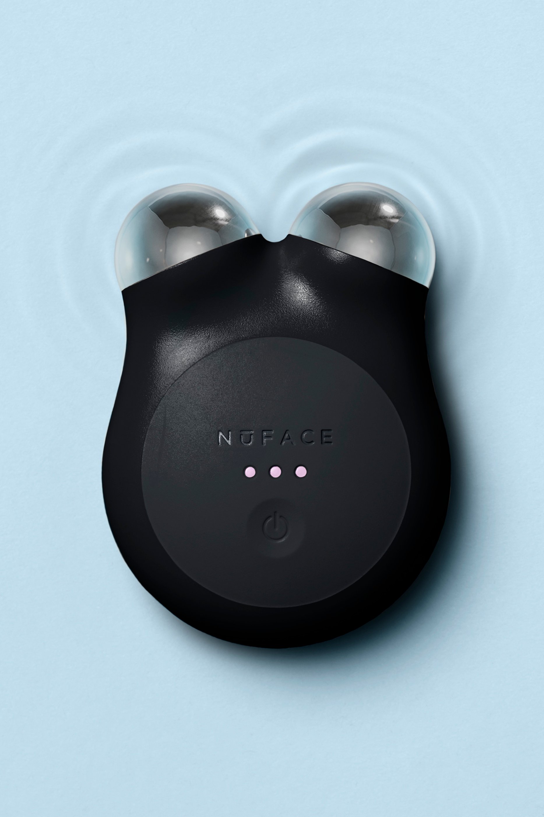 مجموعة العناية الأساسية وجهاز نوفيس ميني بلس