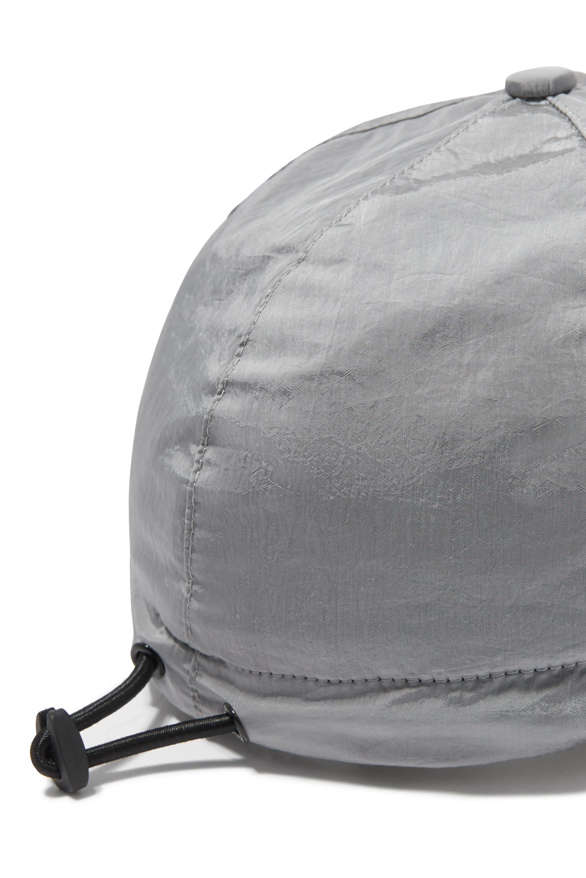 كاب بشعار الماركة نايلون