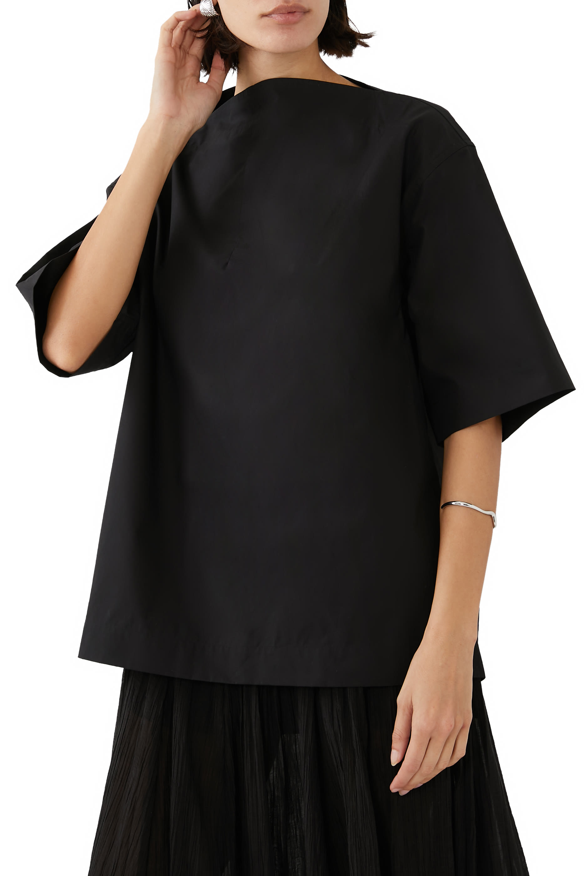 بلوزة بياقة بياقة دارت