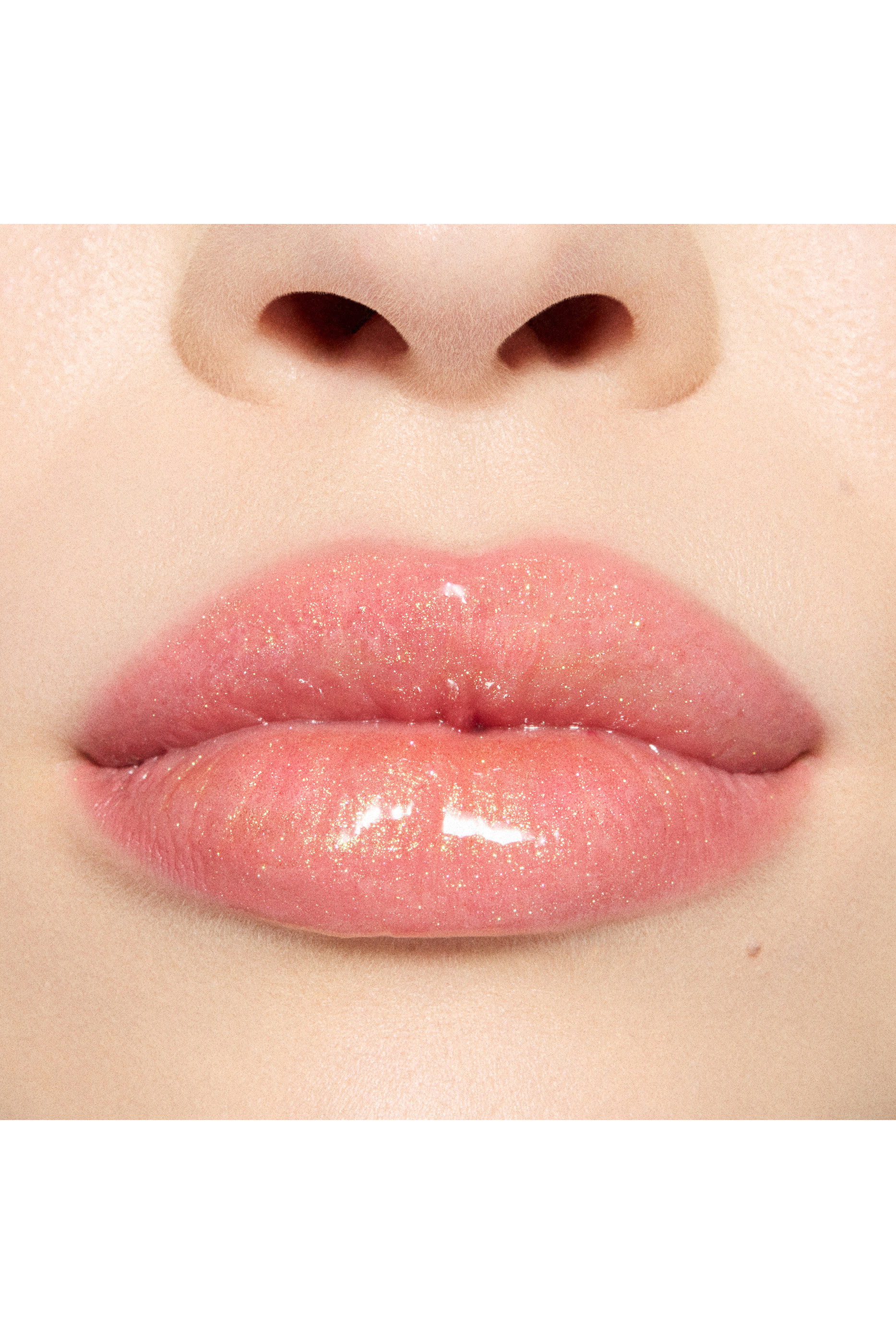 زيت ليب جلاس بلو لملء الشفاه من تشكيلة ميتامورفوزيس