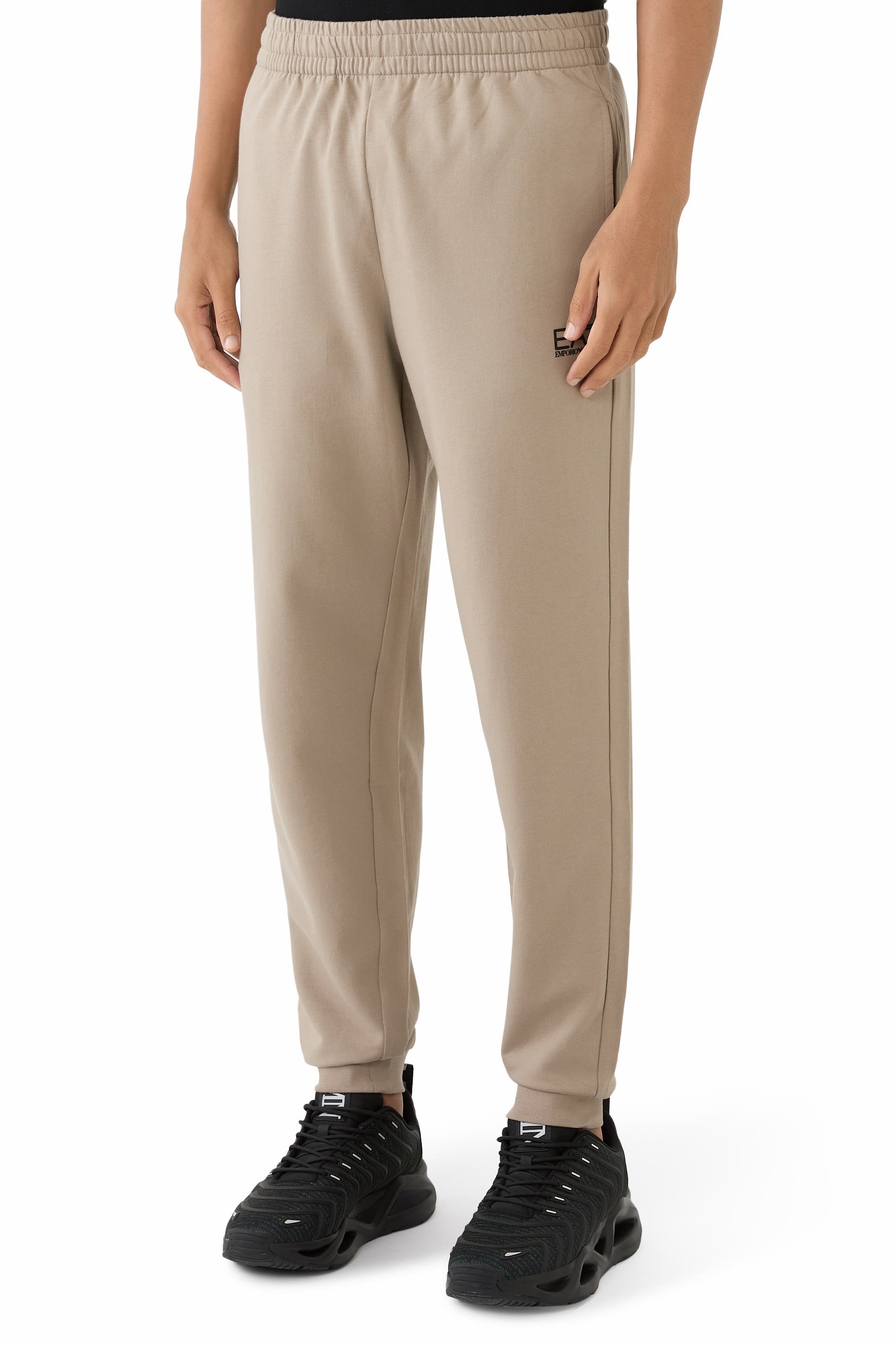 بنطال رياضي بشعار الماركة قطن