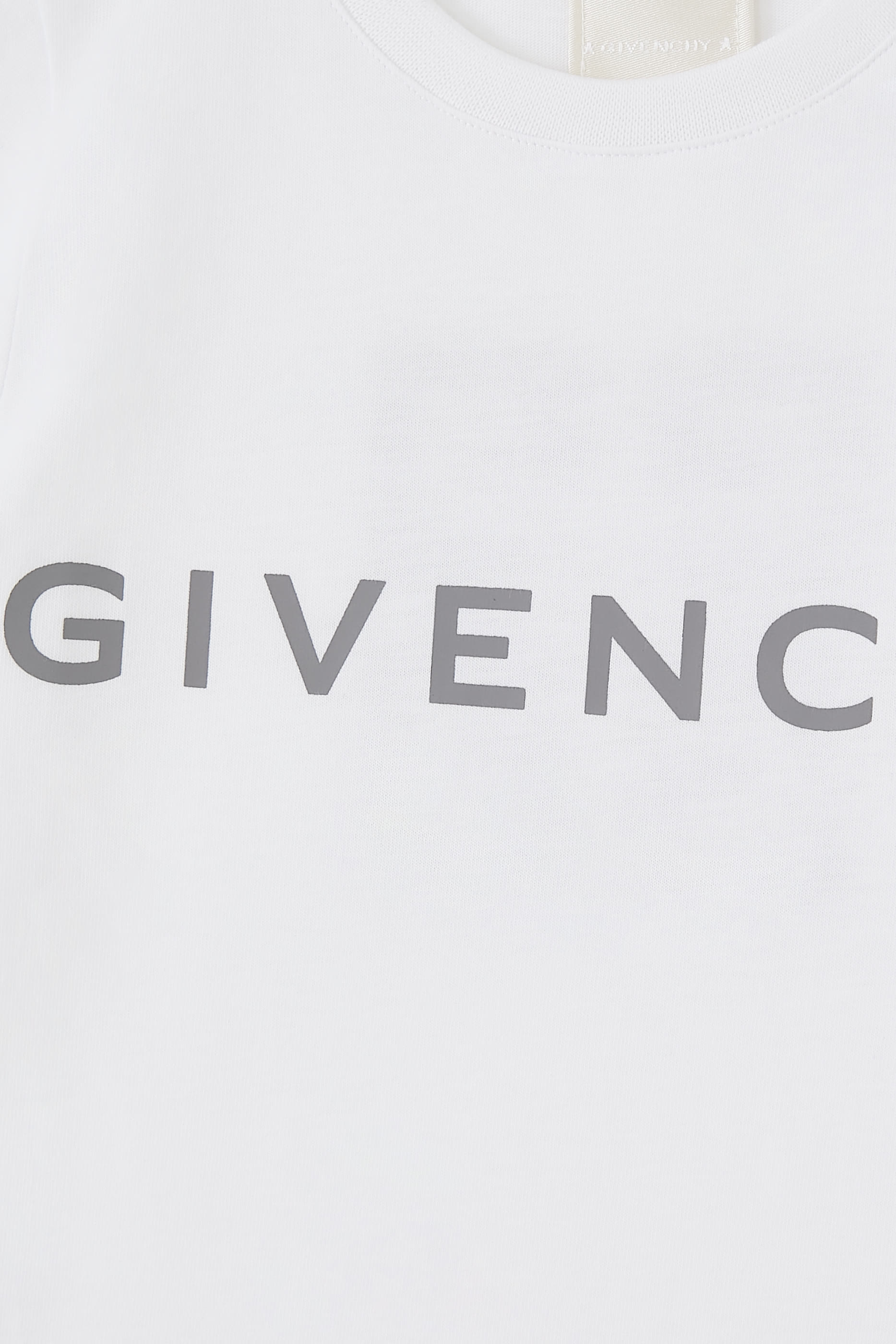 تيشيرت بشعار الماركة للأطفال