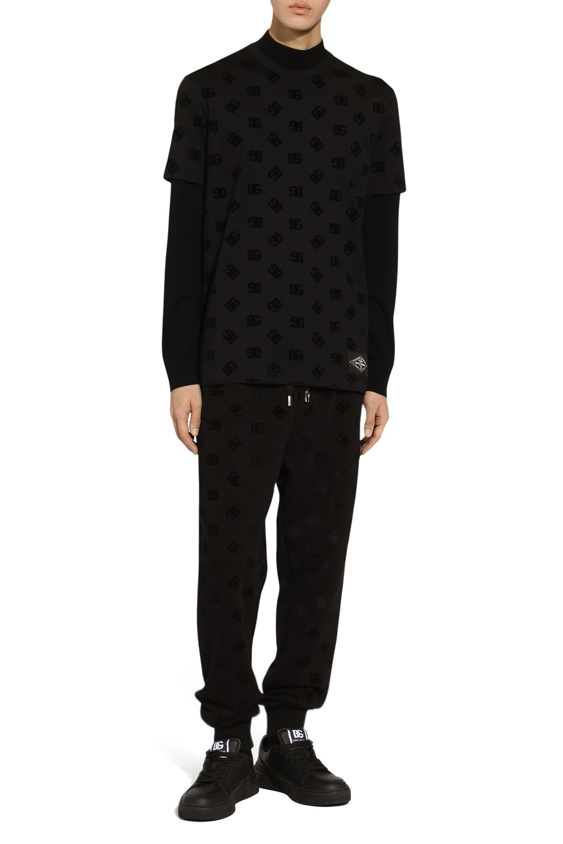 تيشيرت بطبعة حرفي شعار الماركة بالكامل قطن