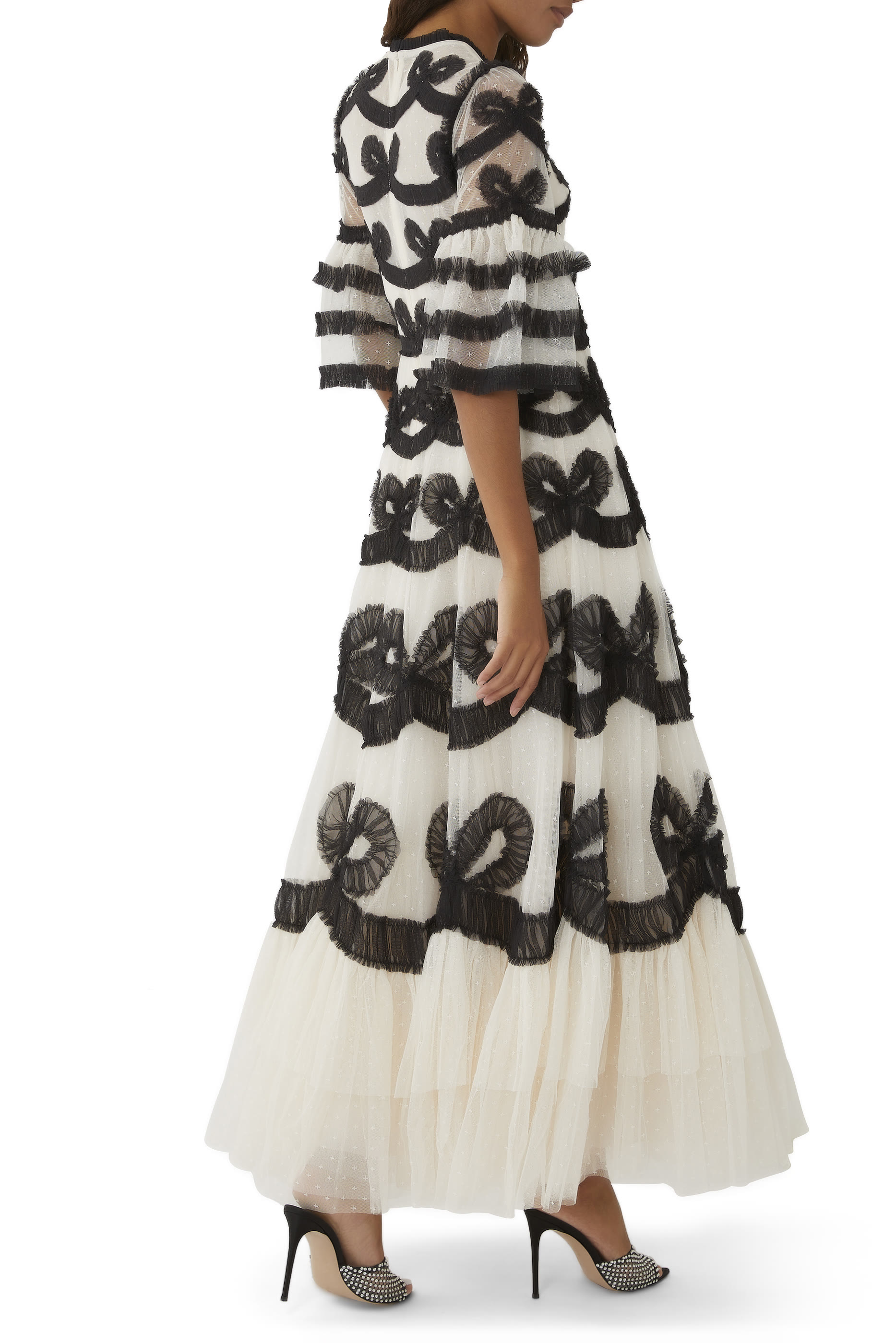 فستان سهرة إنغريد بربطاات فيونكة