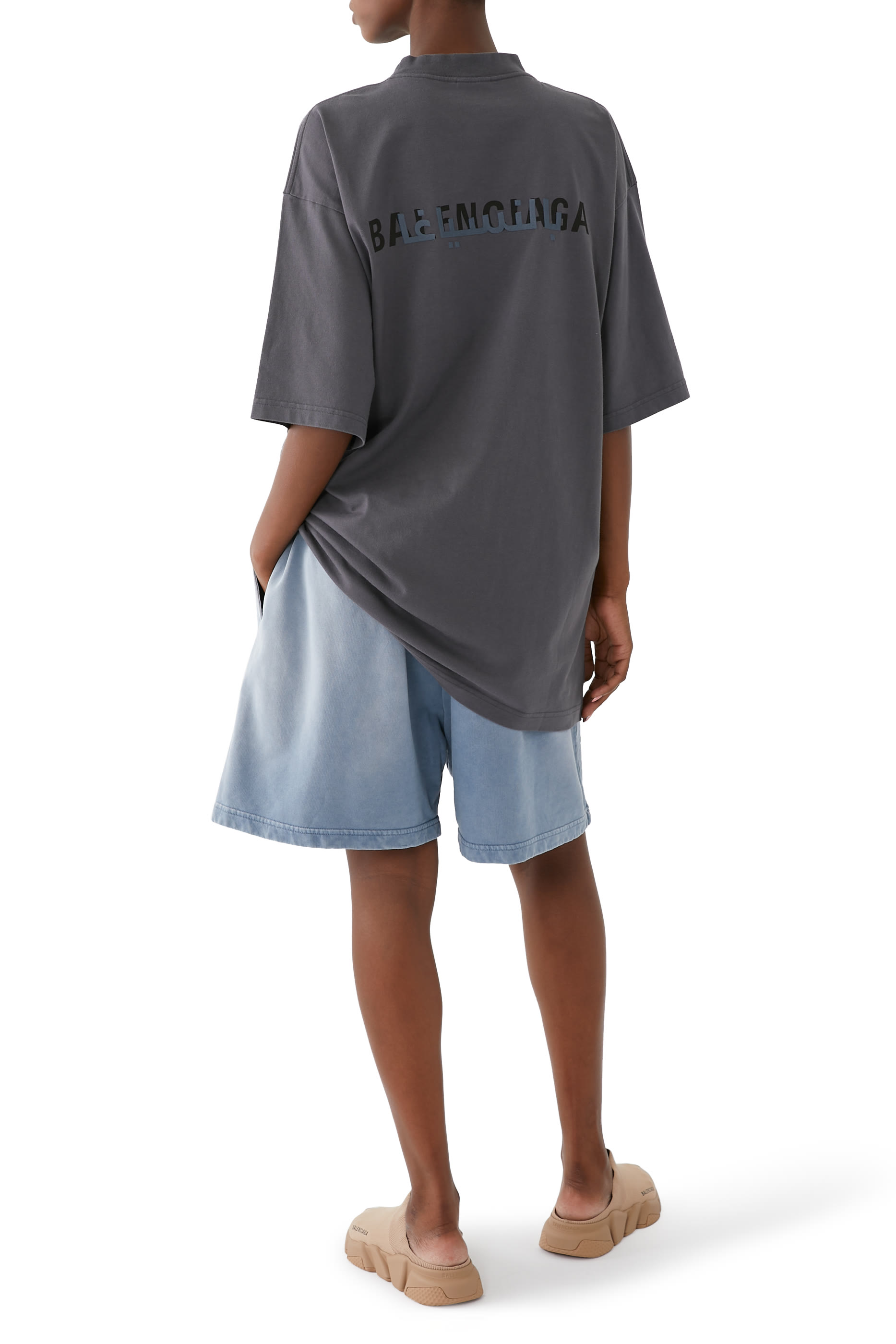 تيشيرت بشعار الماركة بإصدار لرمضان