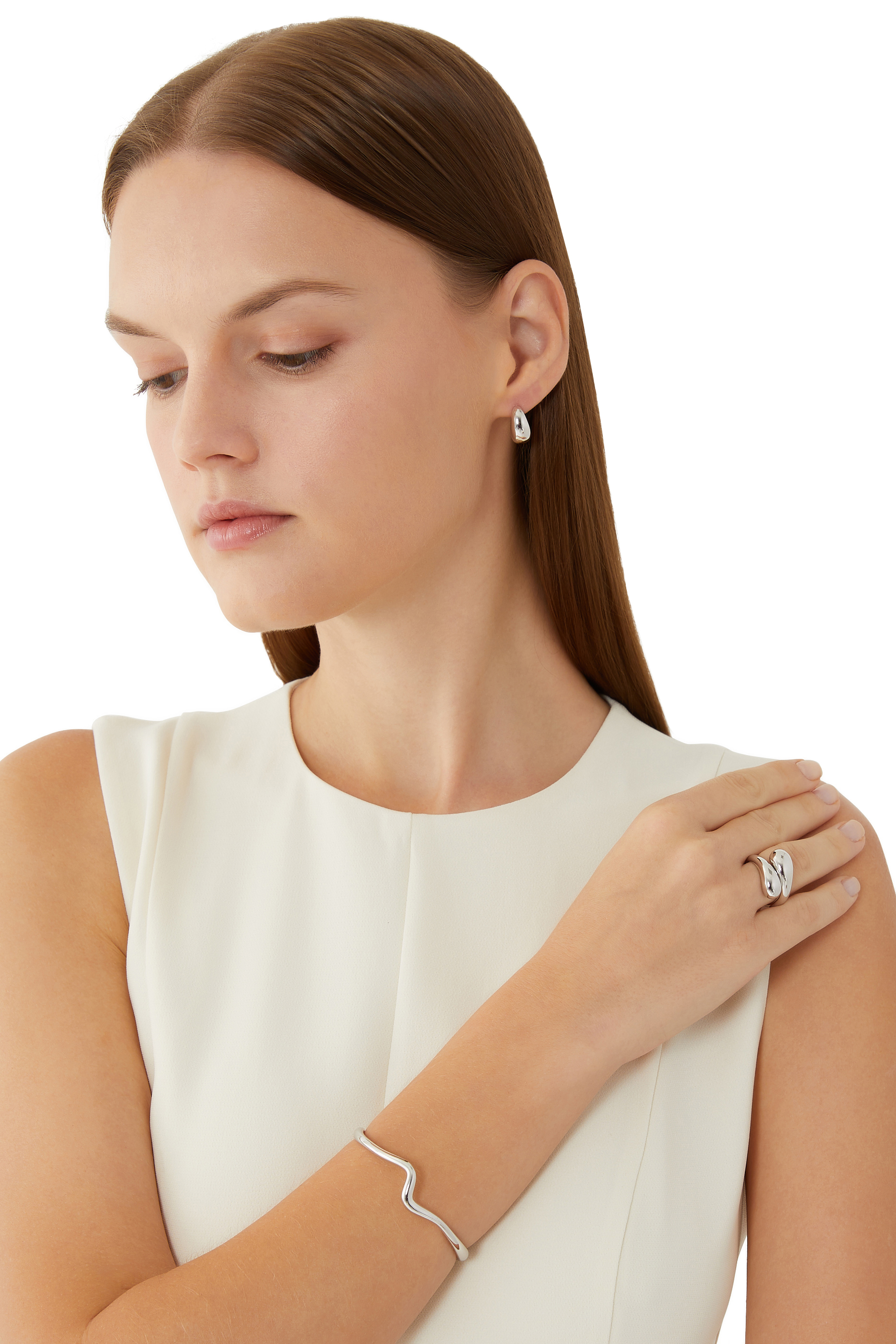 أقراط سافي دائرية صغيرة بتصميم مقوس