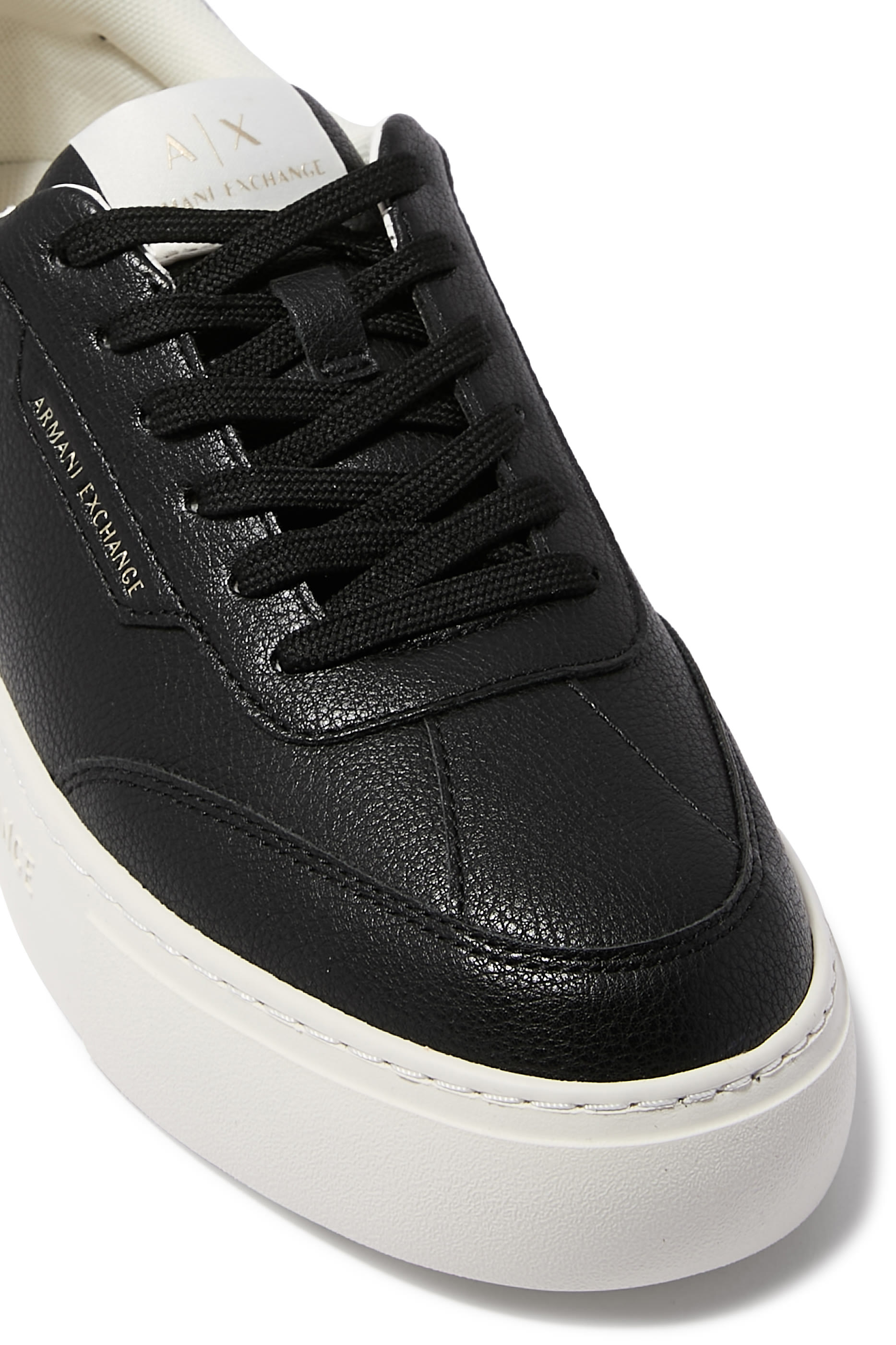 سنيكرز كيرت بكاحل منخفض ونعل مسطح