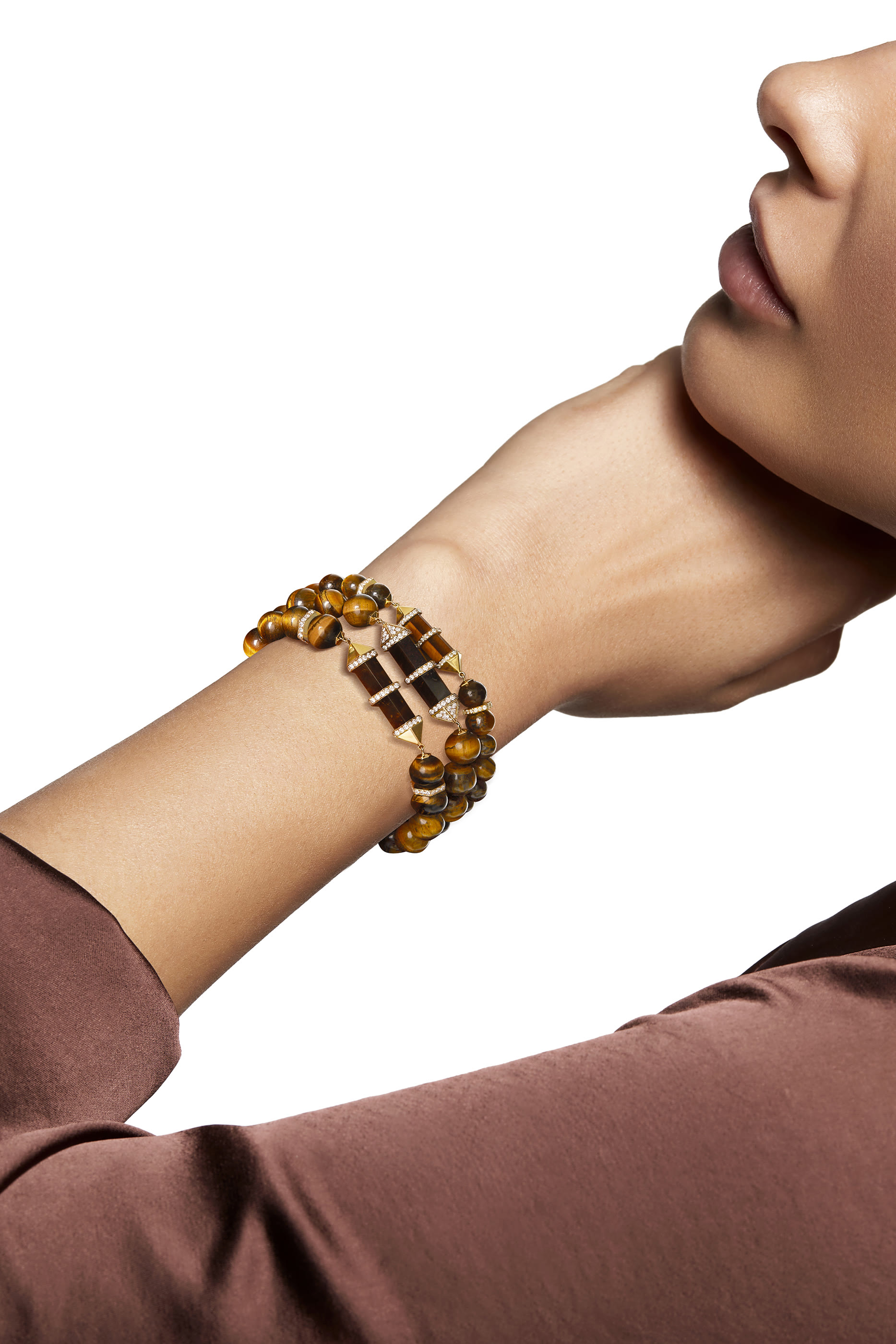 سوارخرز شاكرا بحلية أفقية متوسطة مرصعة بالماس وحجر عين النمر ذهب أصفر عيار 18