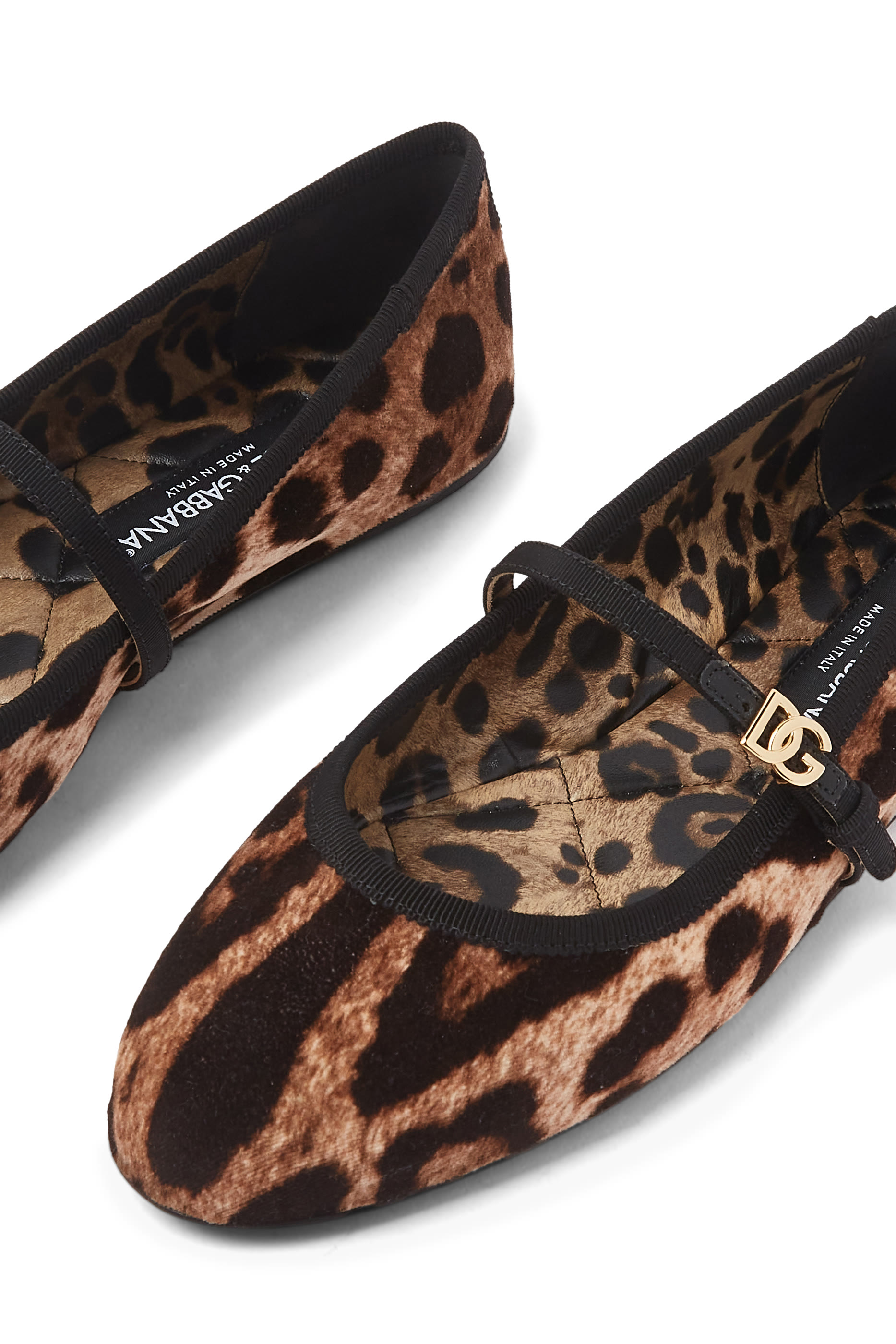 حذاء بالرينا بنعل مسطح مخمل بنقشة