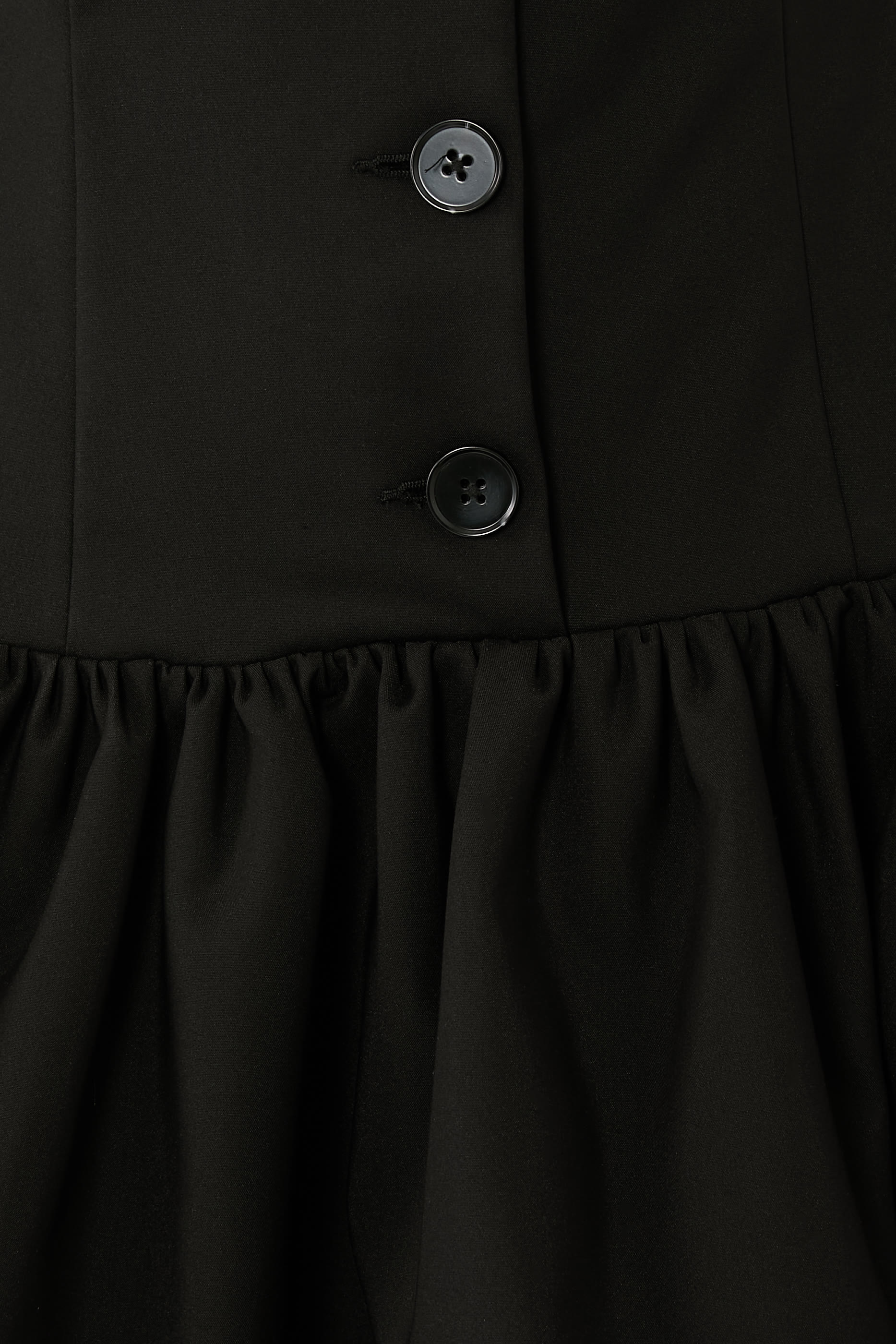 فستان لاني قصير بخصر متدلي وياقة مربعة