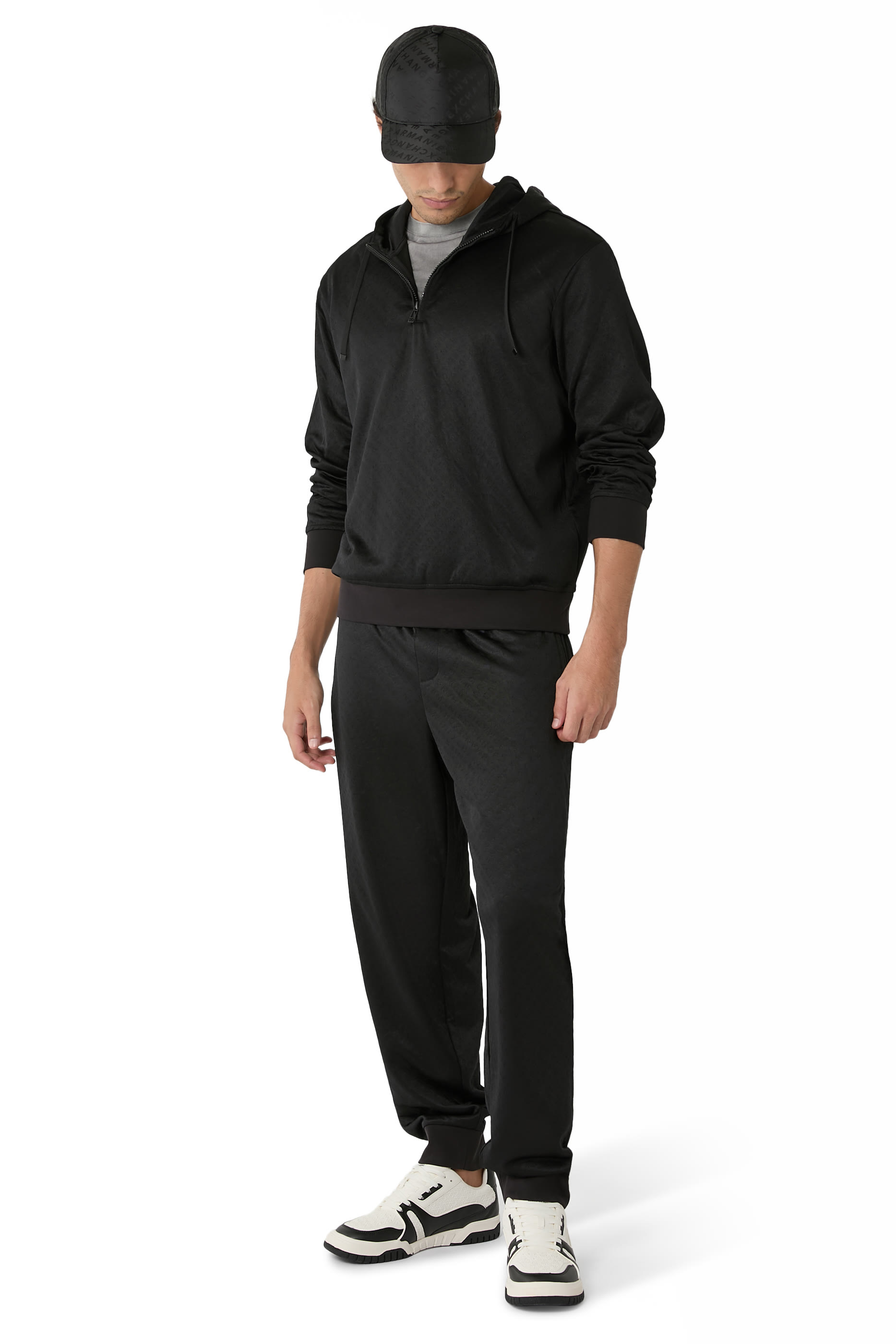 سويت شيرت بشعار الماركة جاكار بالكامل وغطاء للرأس