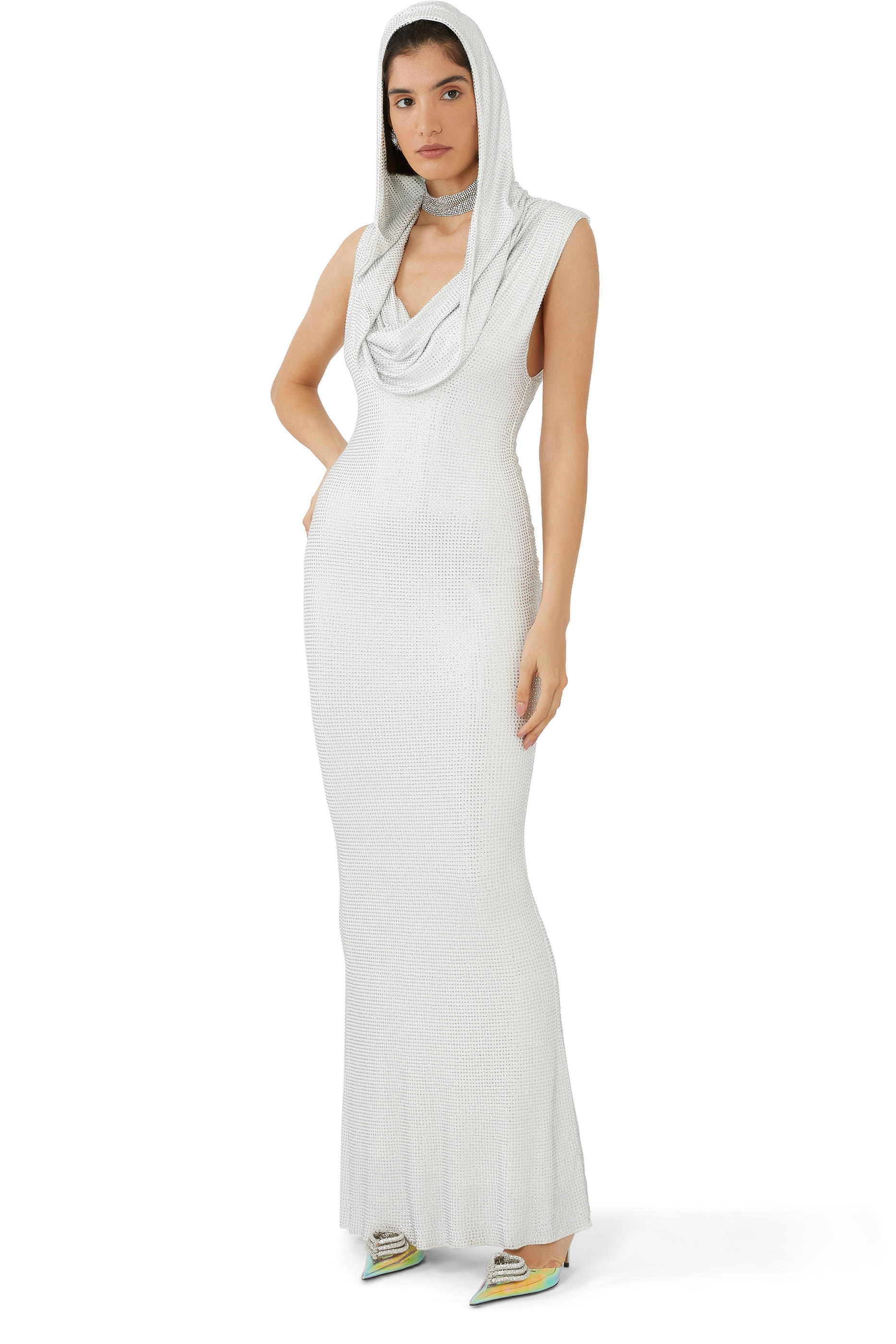 فستان طويل بغطاء رأس وأحجار مثبتة حراريا