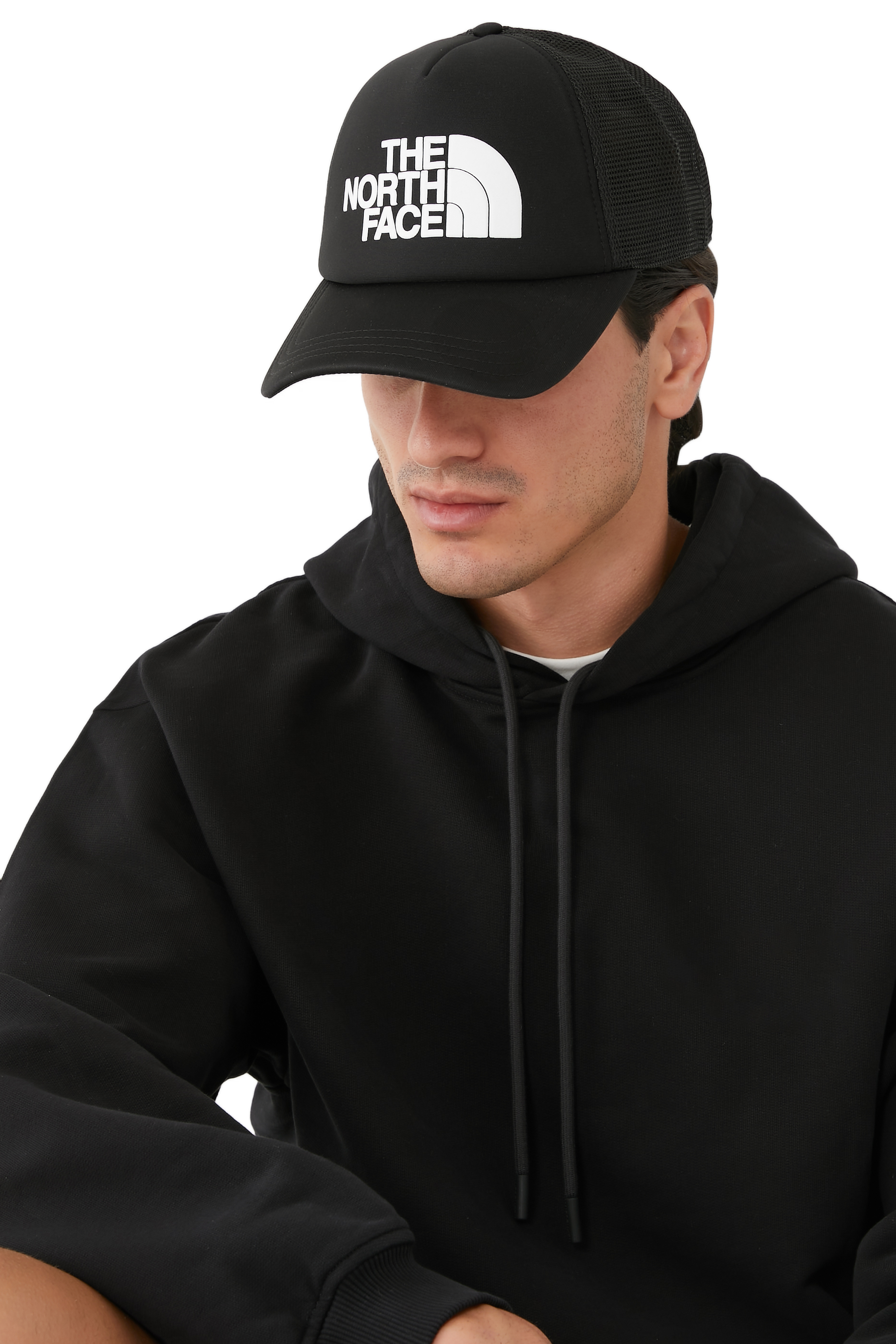 كاب بطبعة شعار الماركة